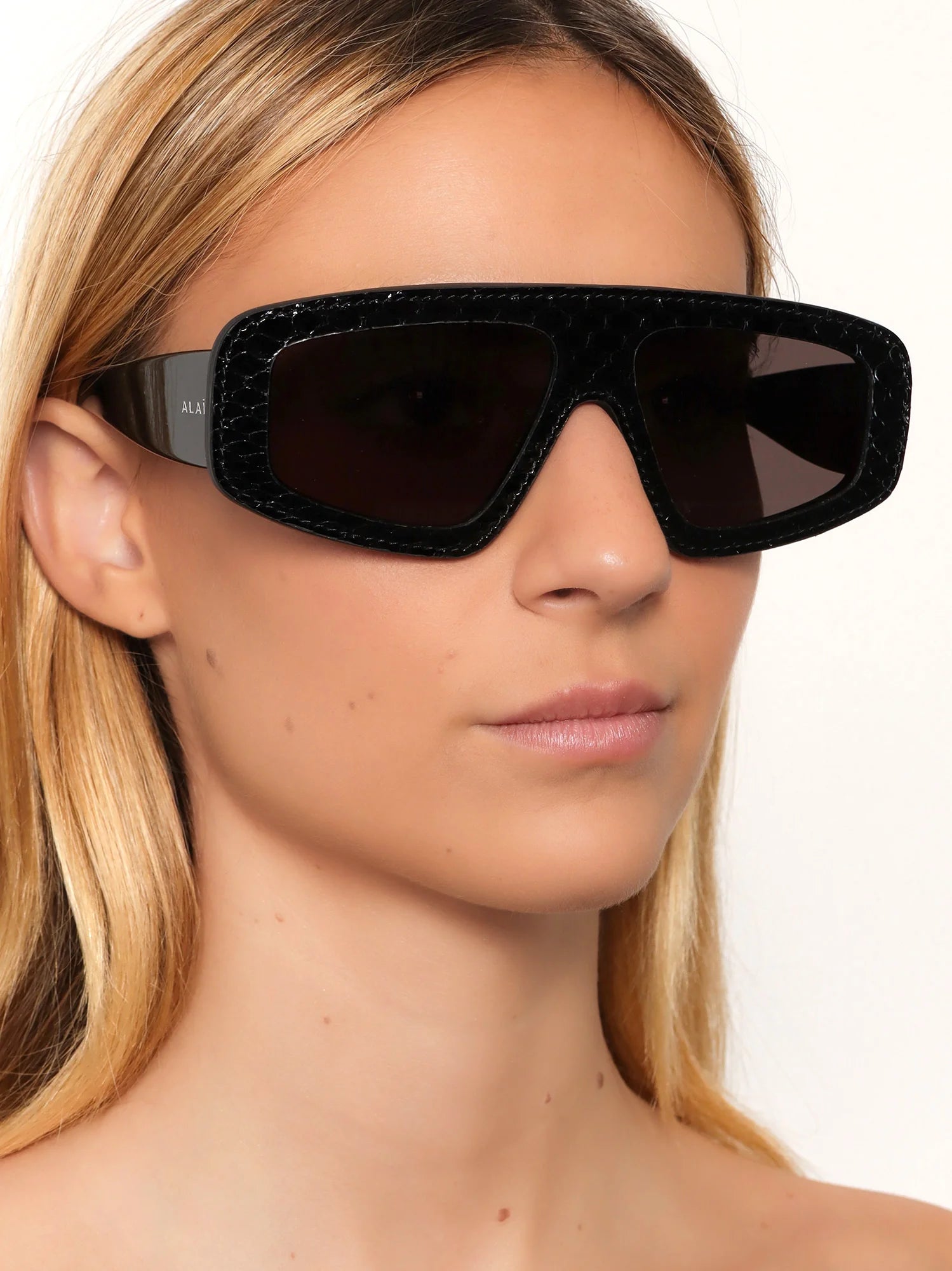 Texturized acetate sunglasses