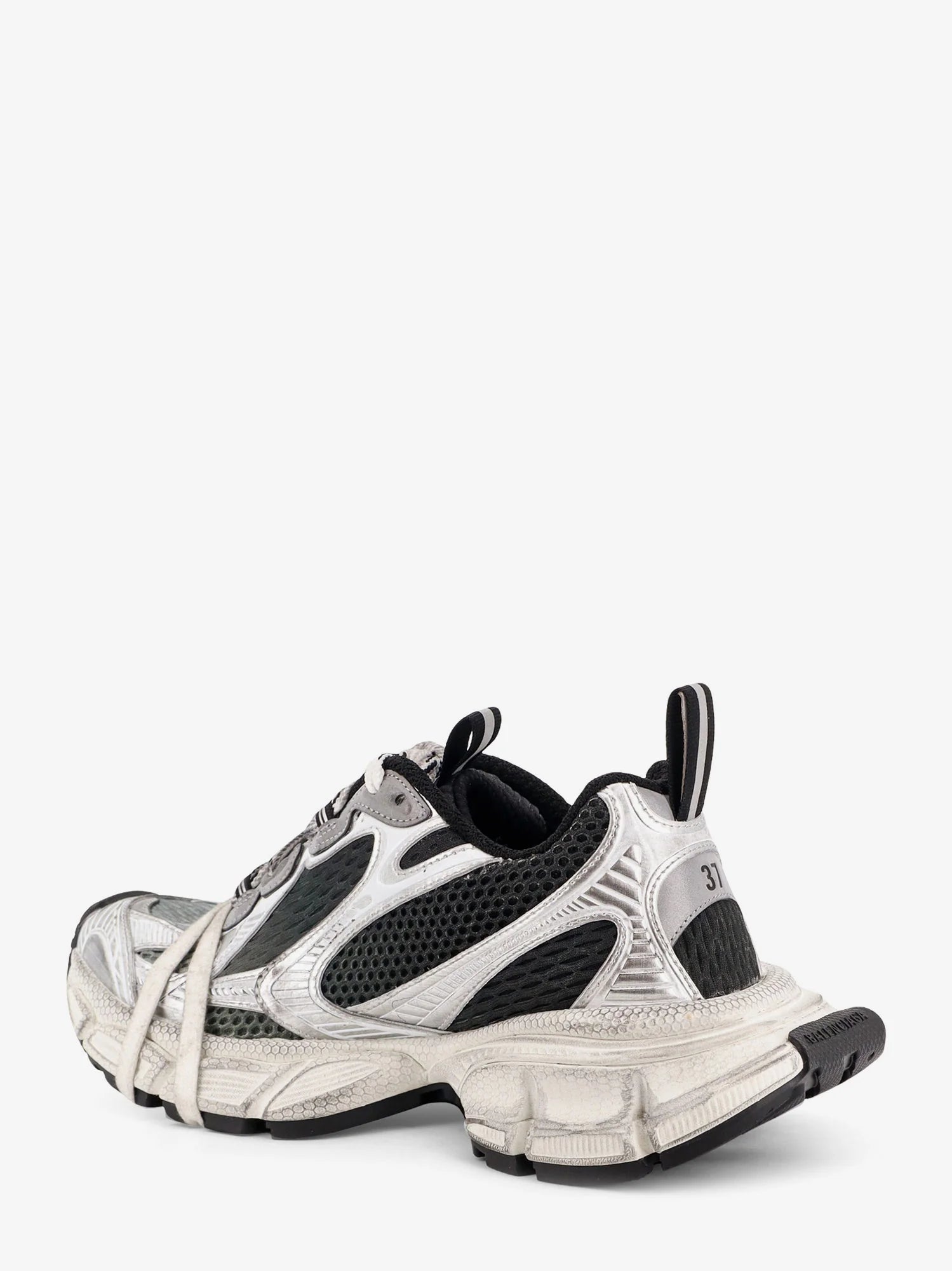 3XL low-top mesh sneakers
