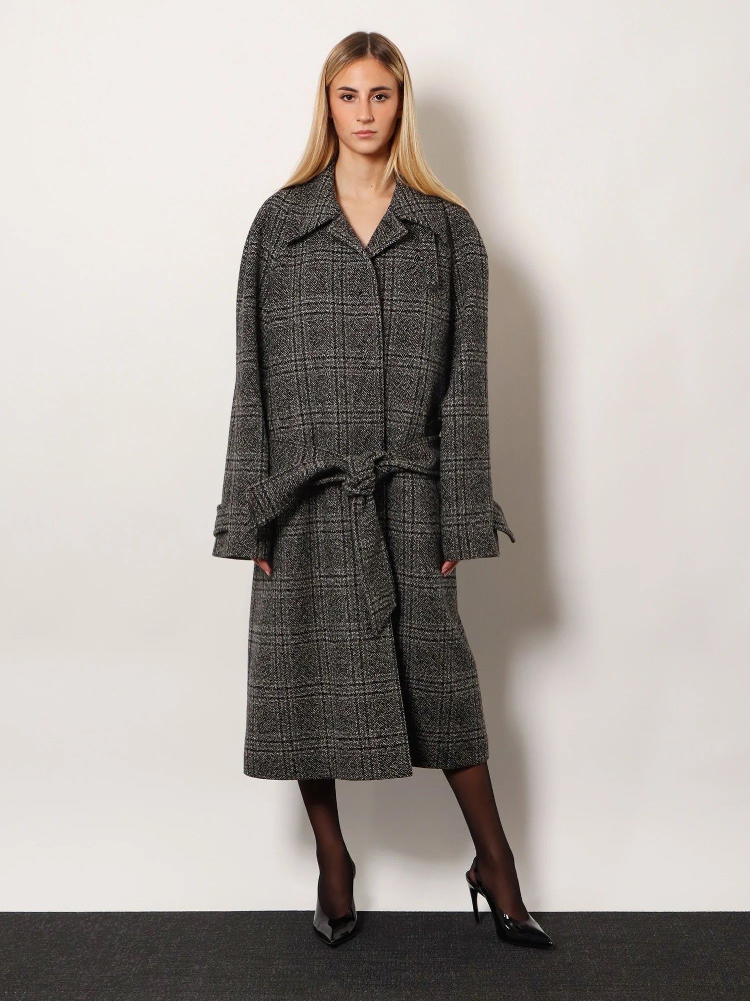 One Layer raglan wool coat