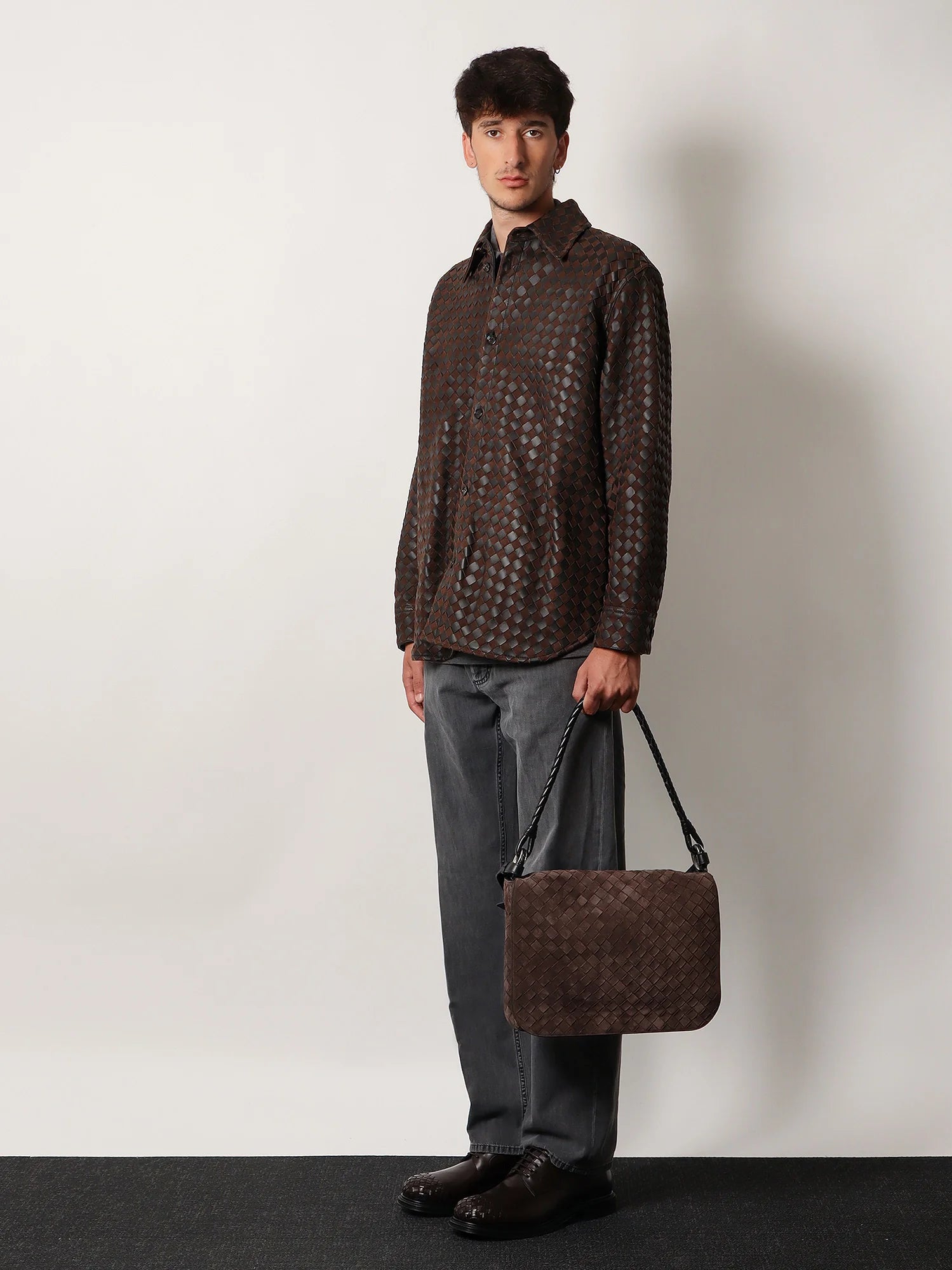 Intrecciato suede shoulder bag