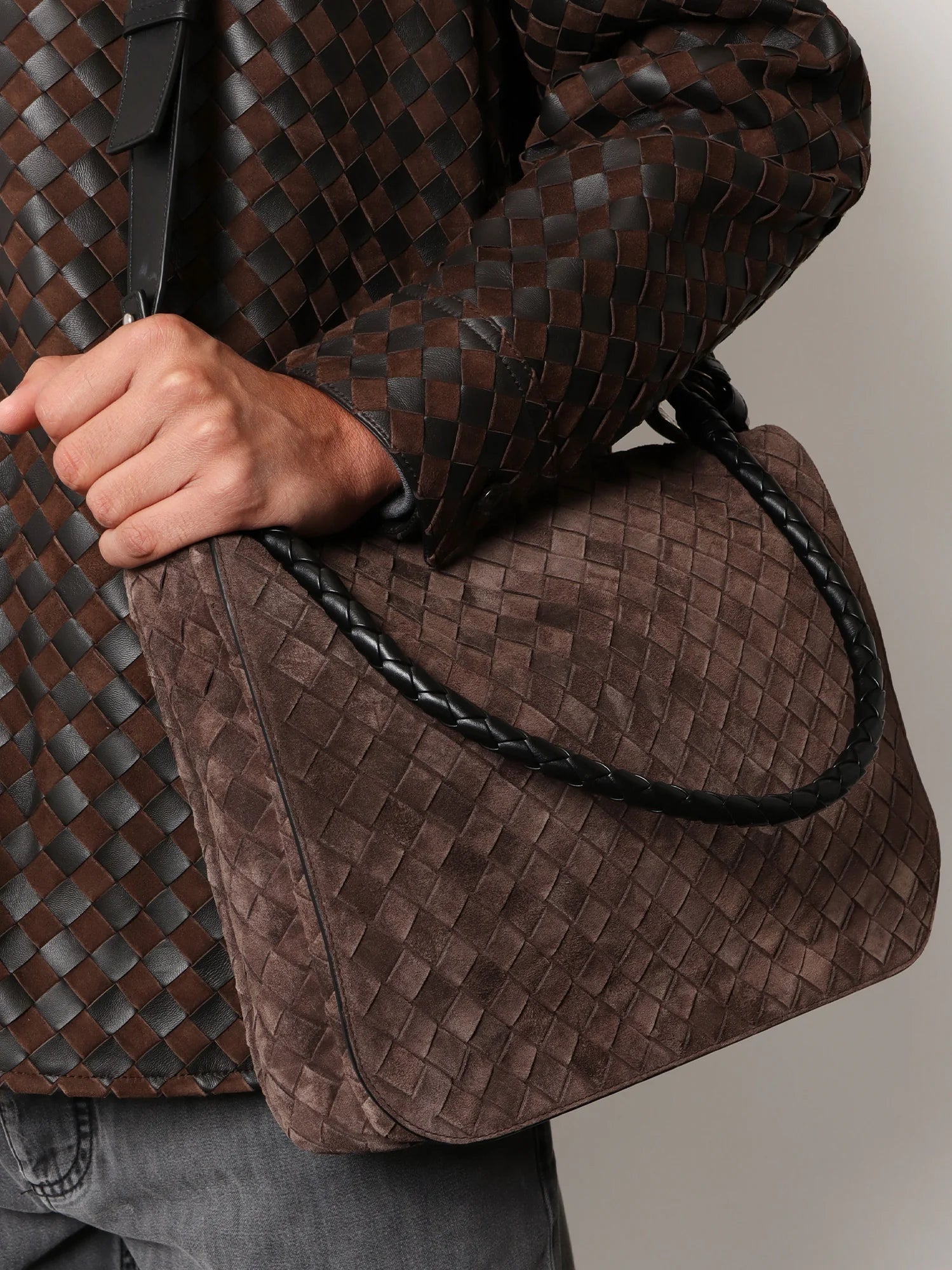 Intrecciato suede shoulder bag