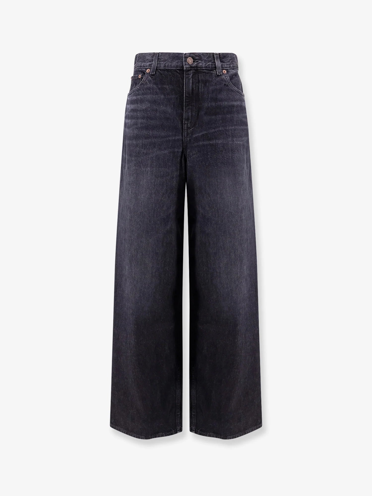 Jeans with iconic leather logo tag