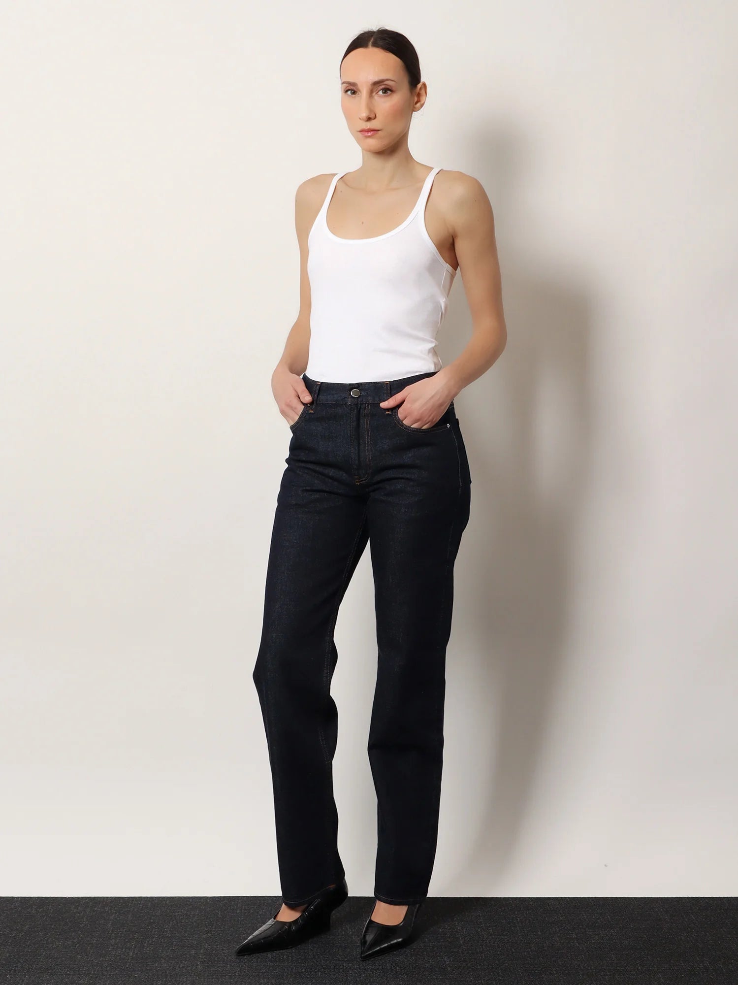 Low straight denim jeans