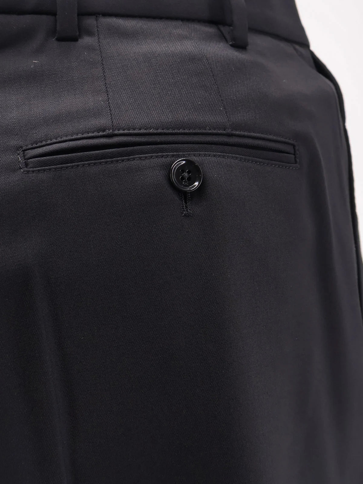 Virgin wool shorts