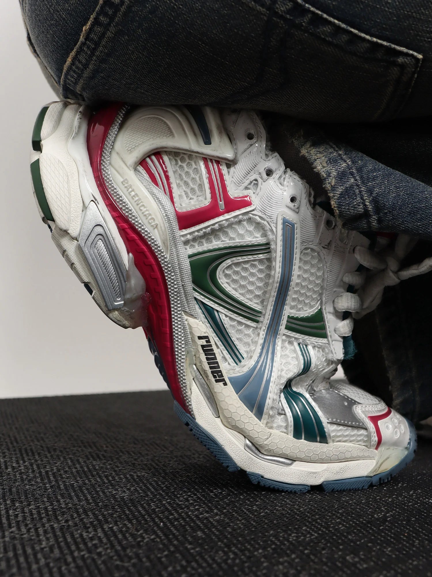 Low-top Runner mesh sneakers