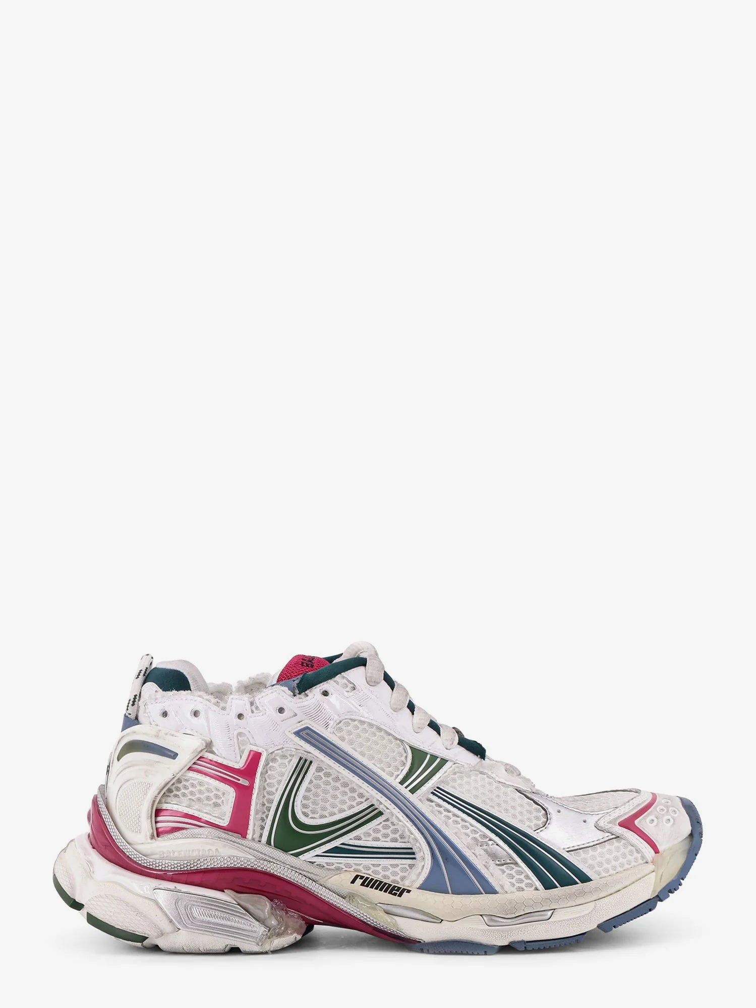 Runner sneakers in mesh with contrasting inserts