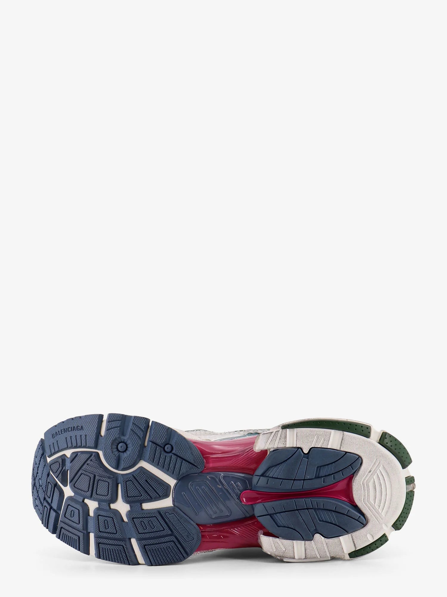 Runner sneakers in mesh with contrasting inserts