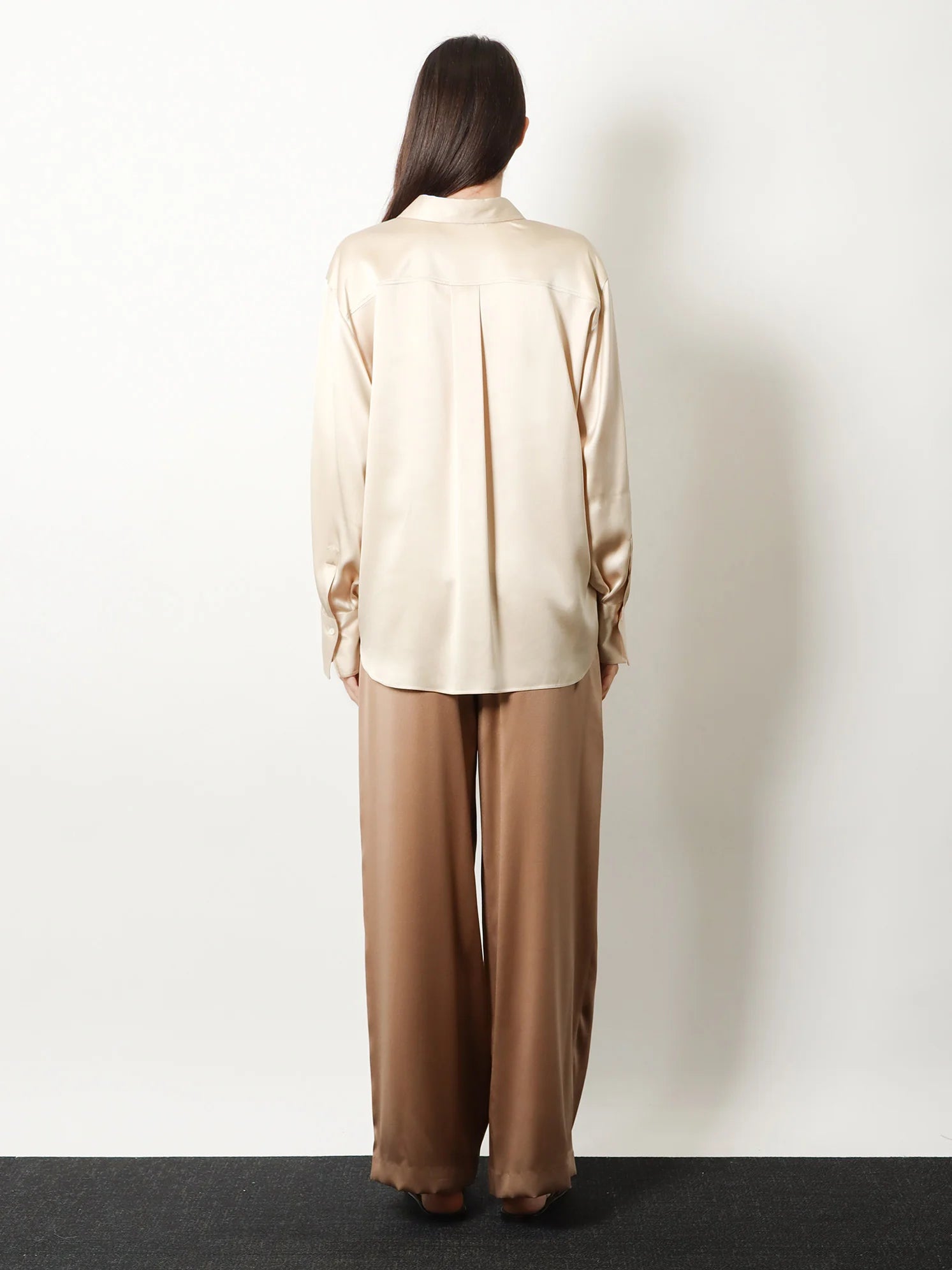 Silk shirt with Monili detail