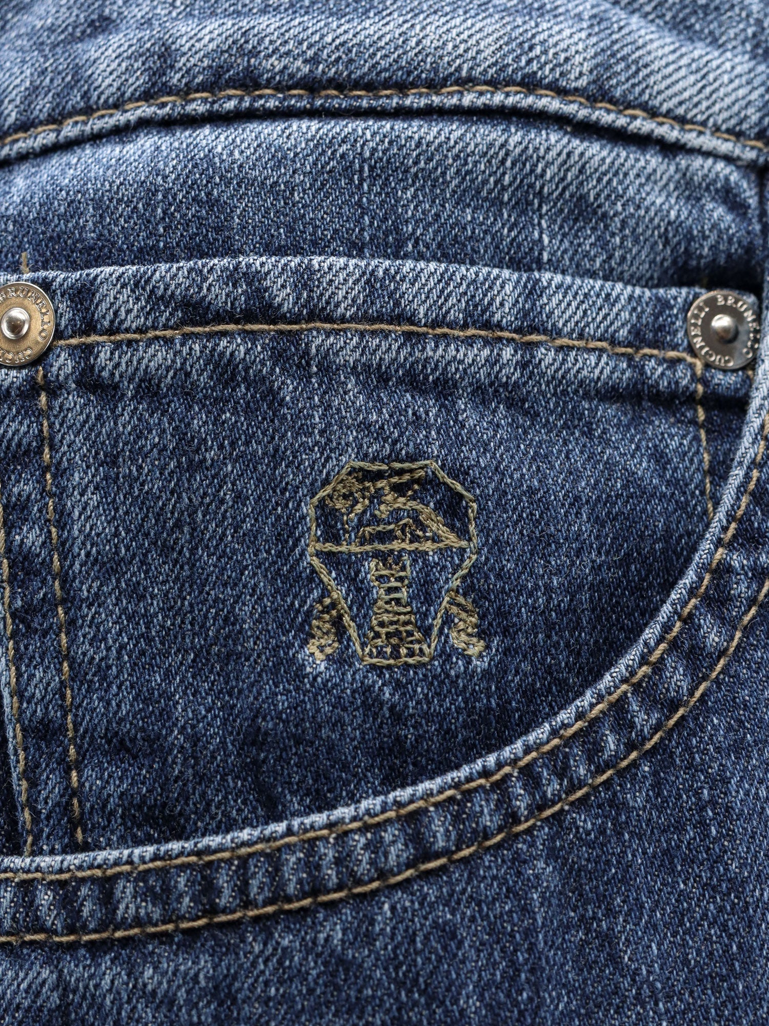 Leisure Fit cotton jeans