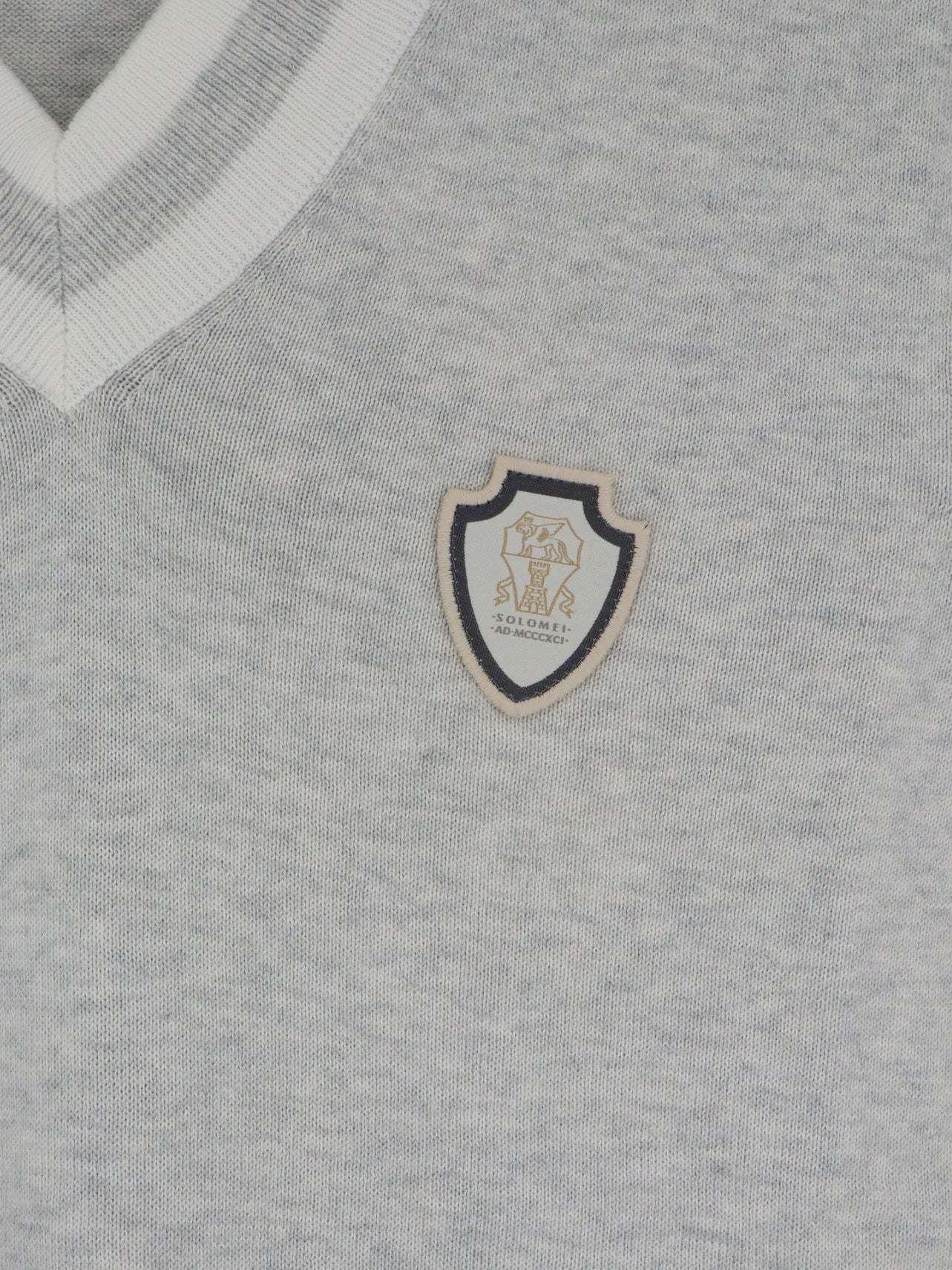 Cotton vest with front logo patch