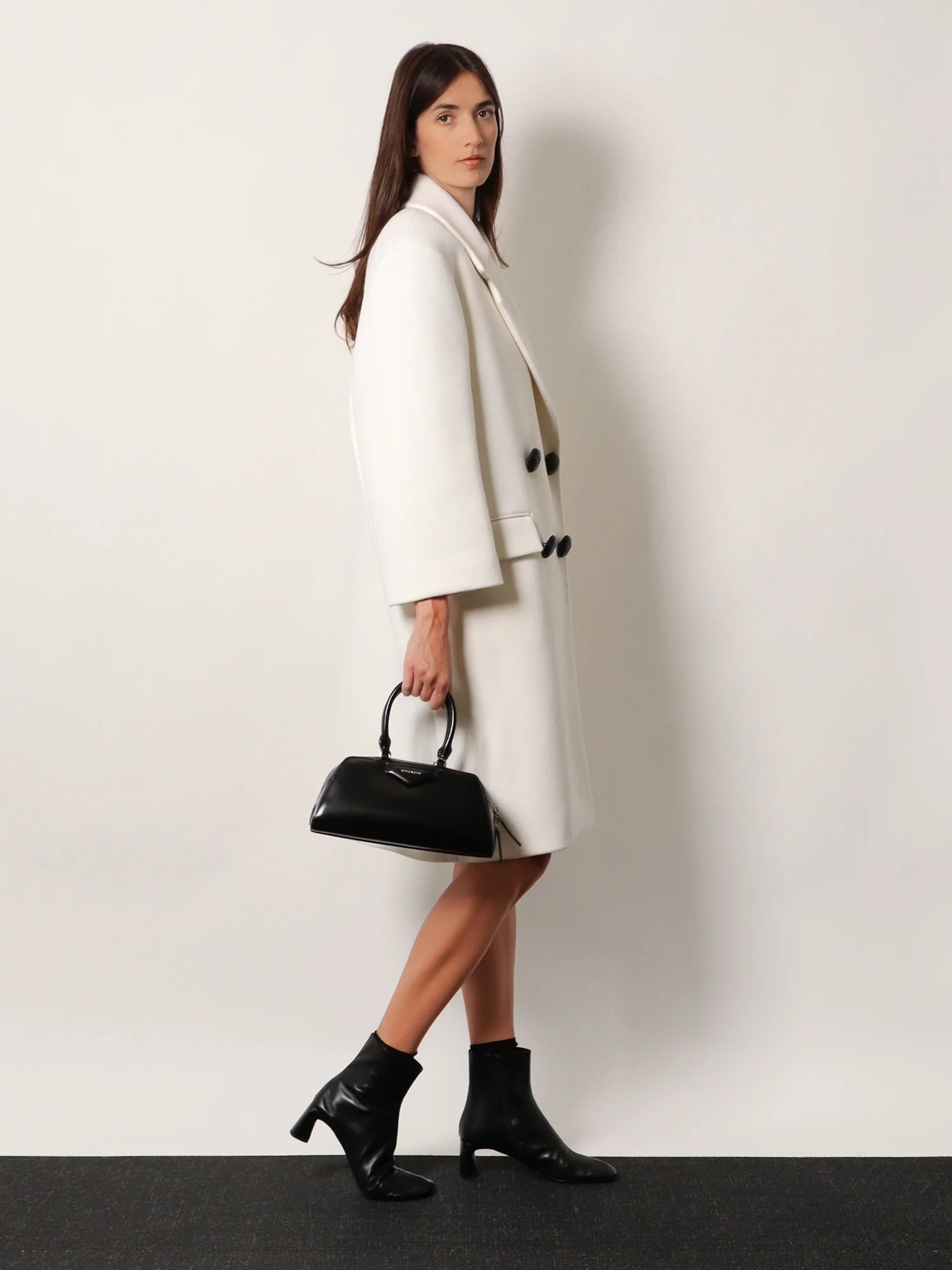 Antigona Small leather crossbody bag