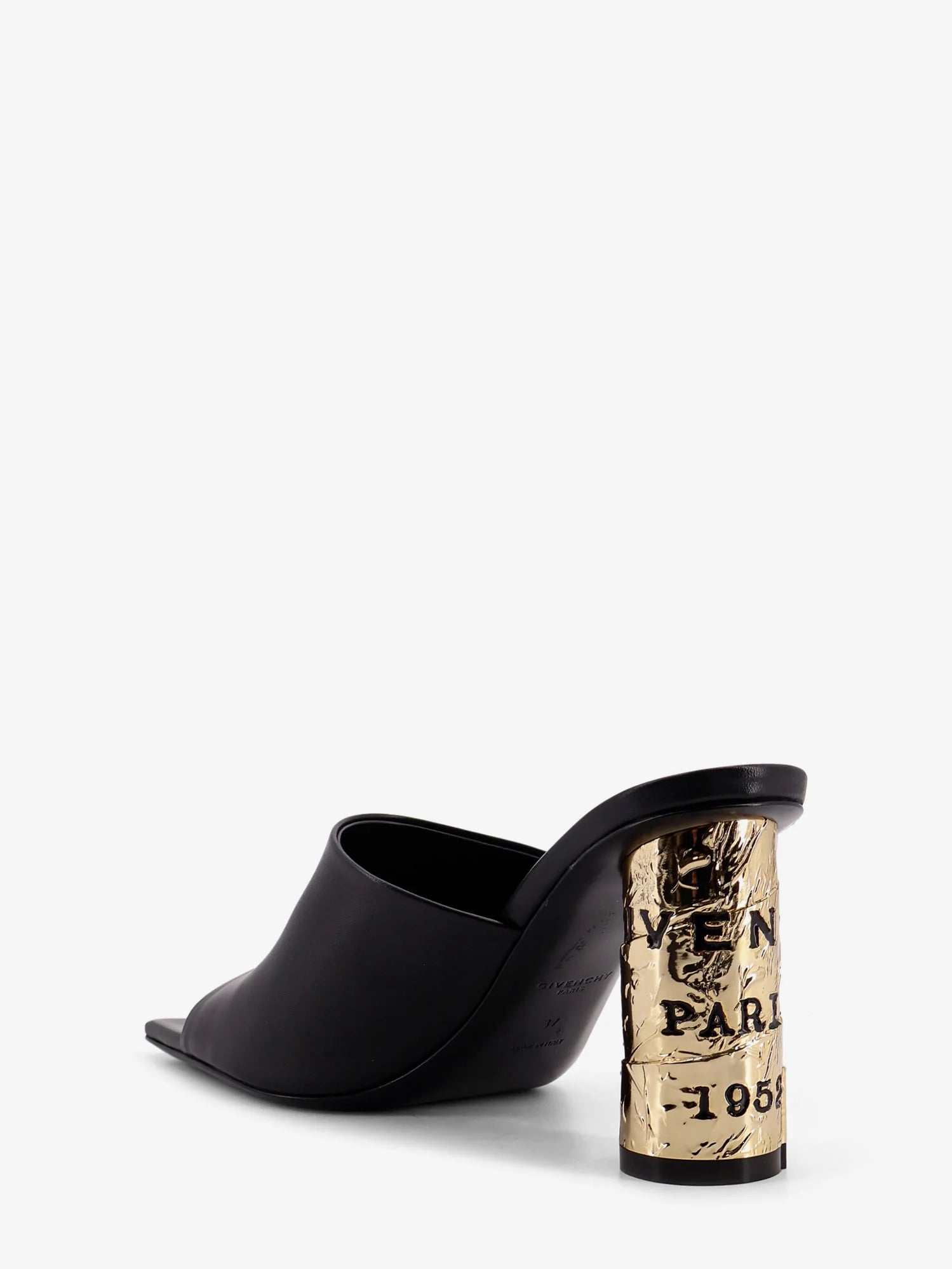 Leather sandals