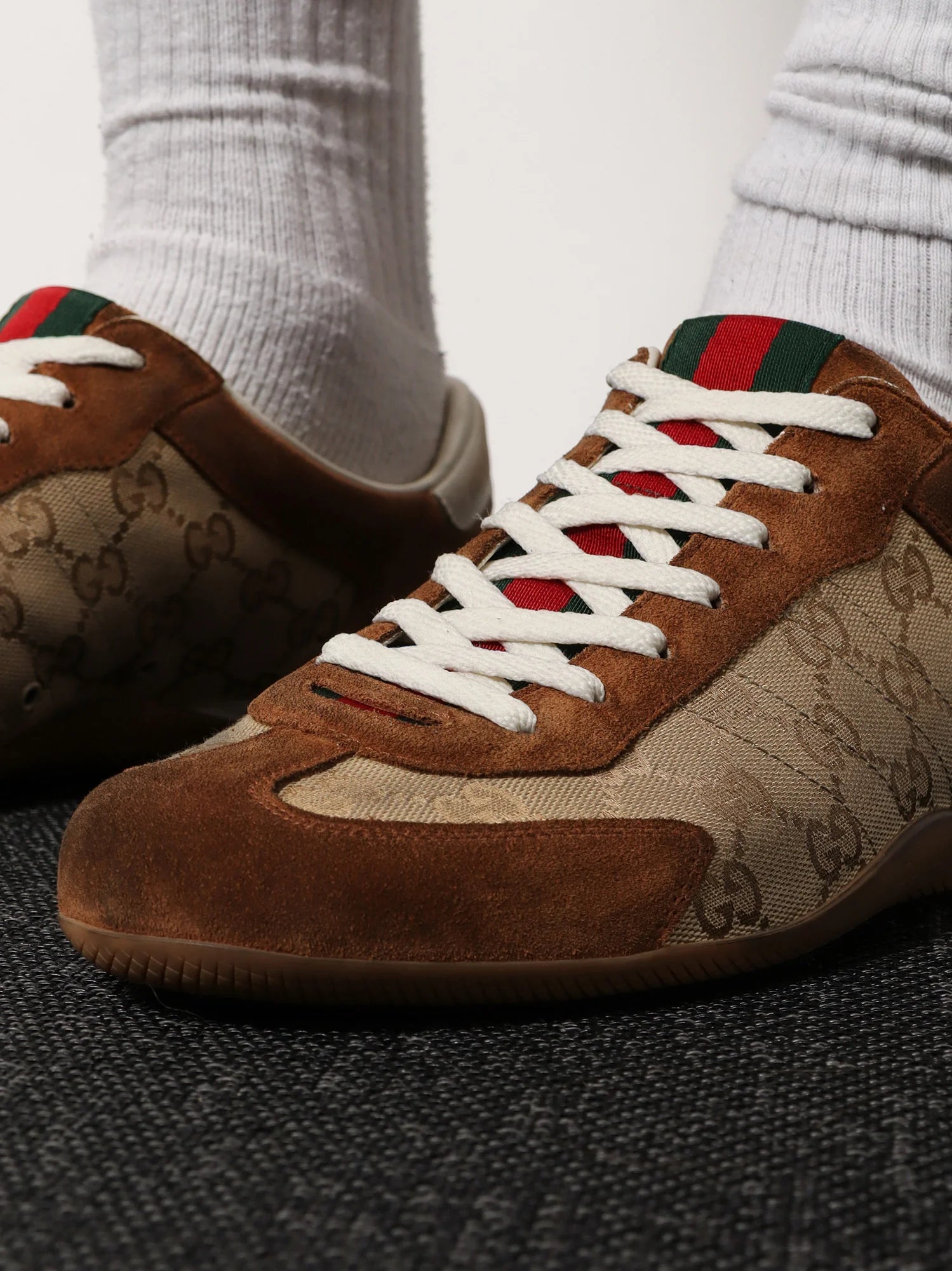 Gucci Shift leather sneakers