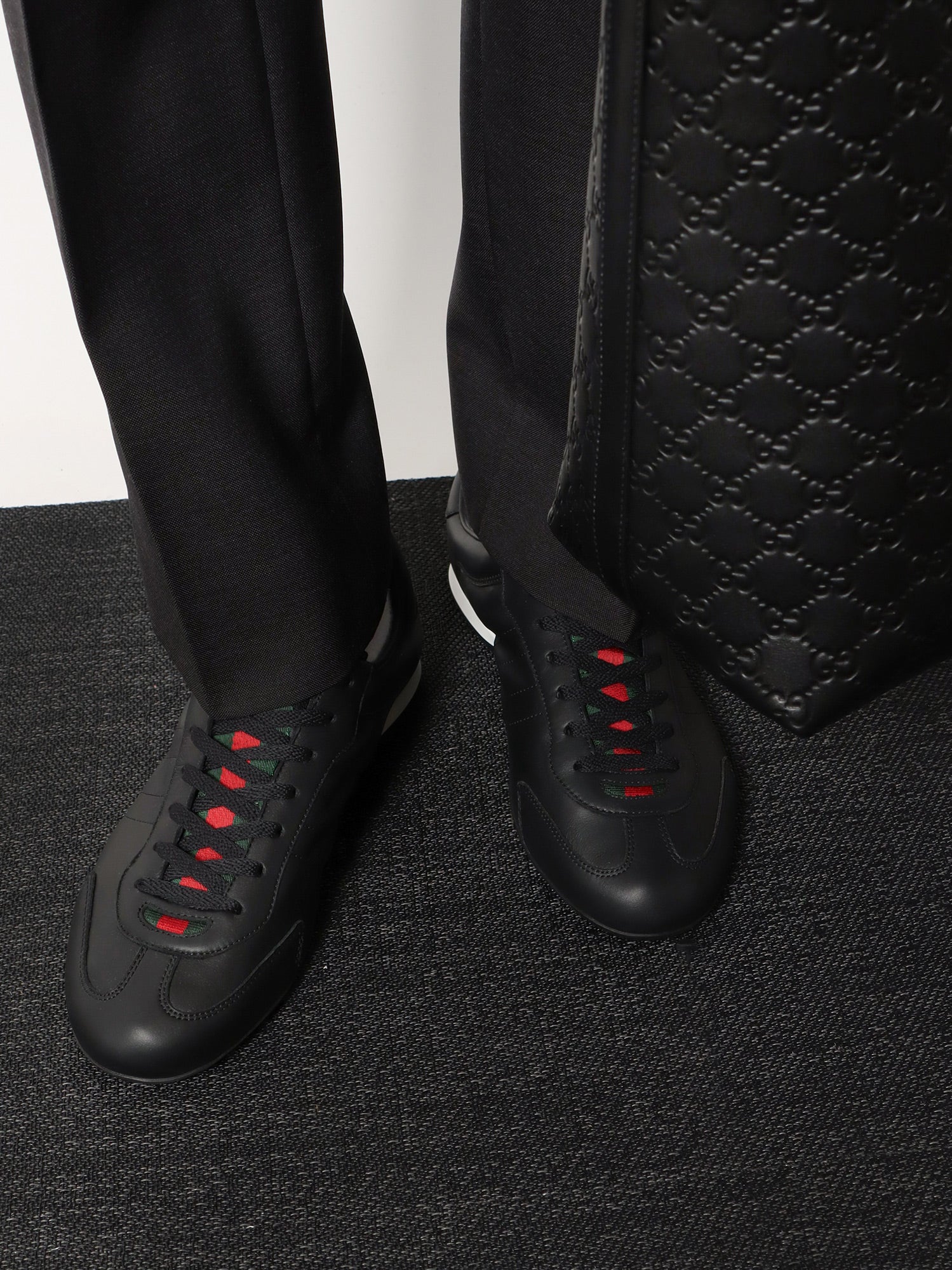 Gucci Shift leather sneakers