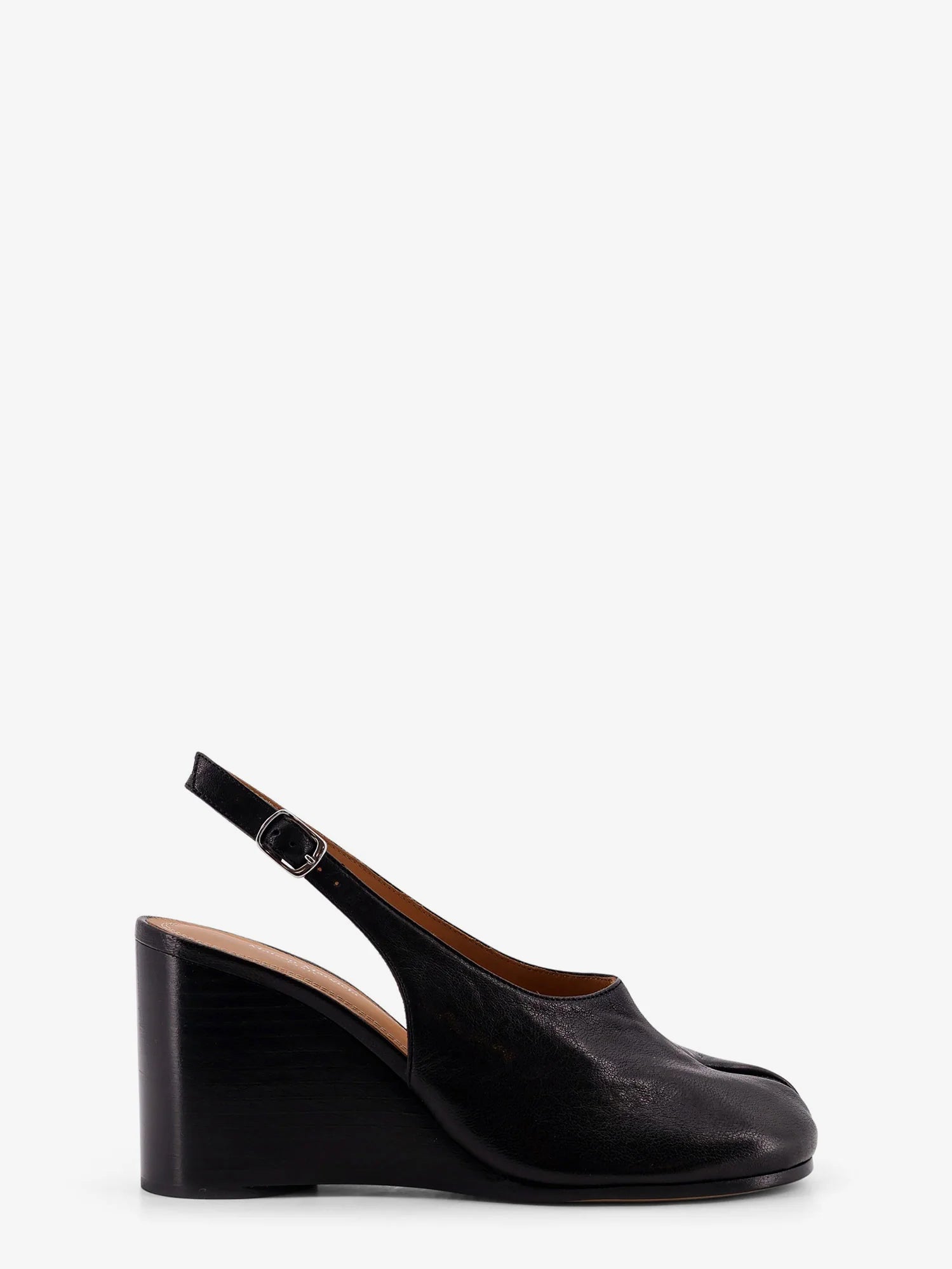 Tabi leather pumps