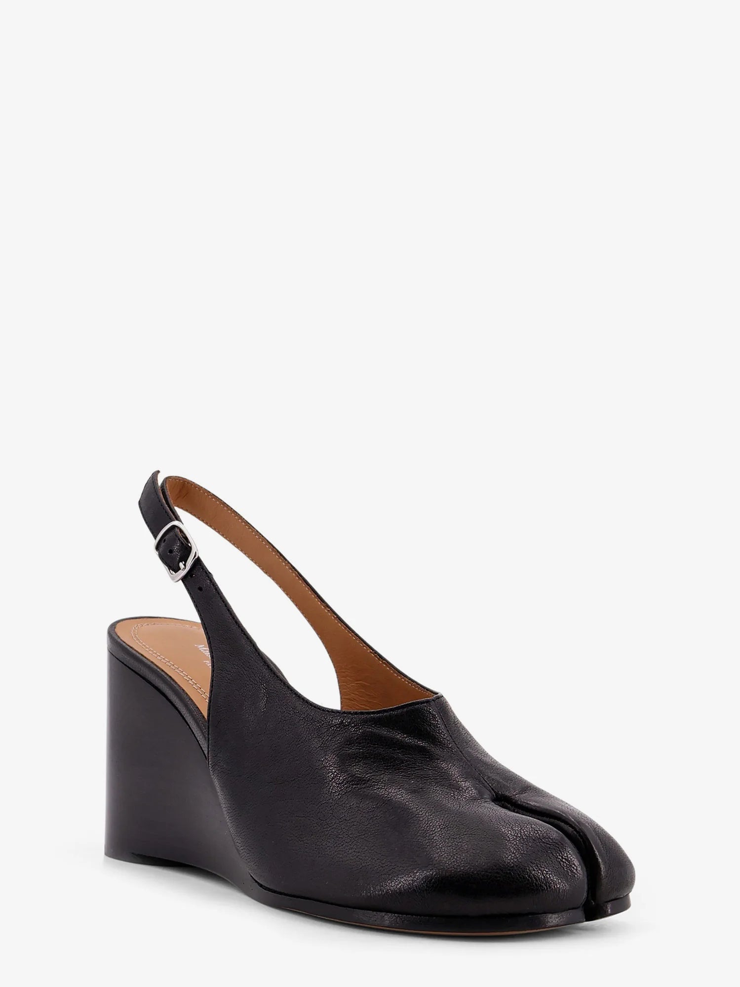 Tabi leather pumps