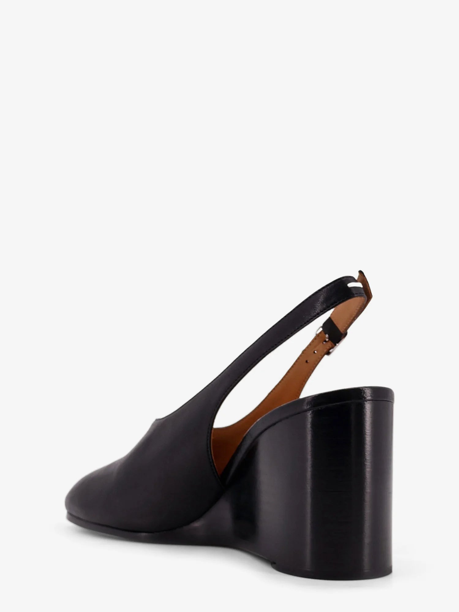 Tabi leather pumps
