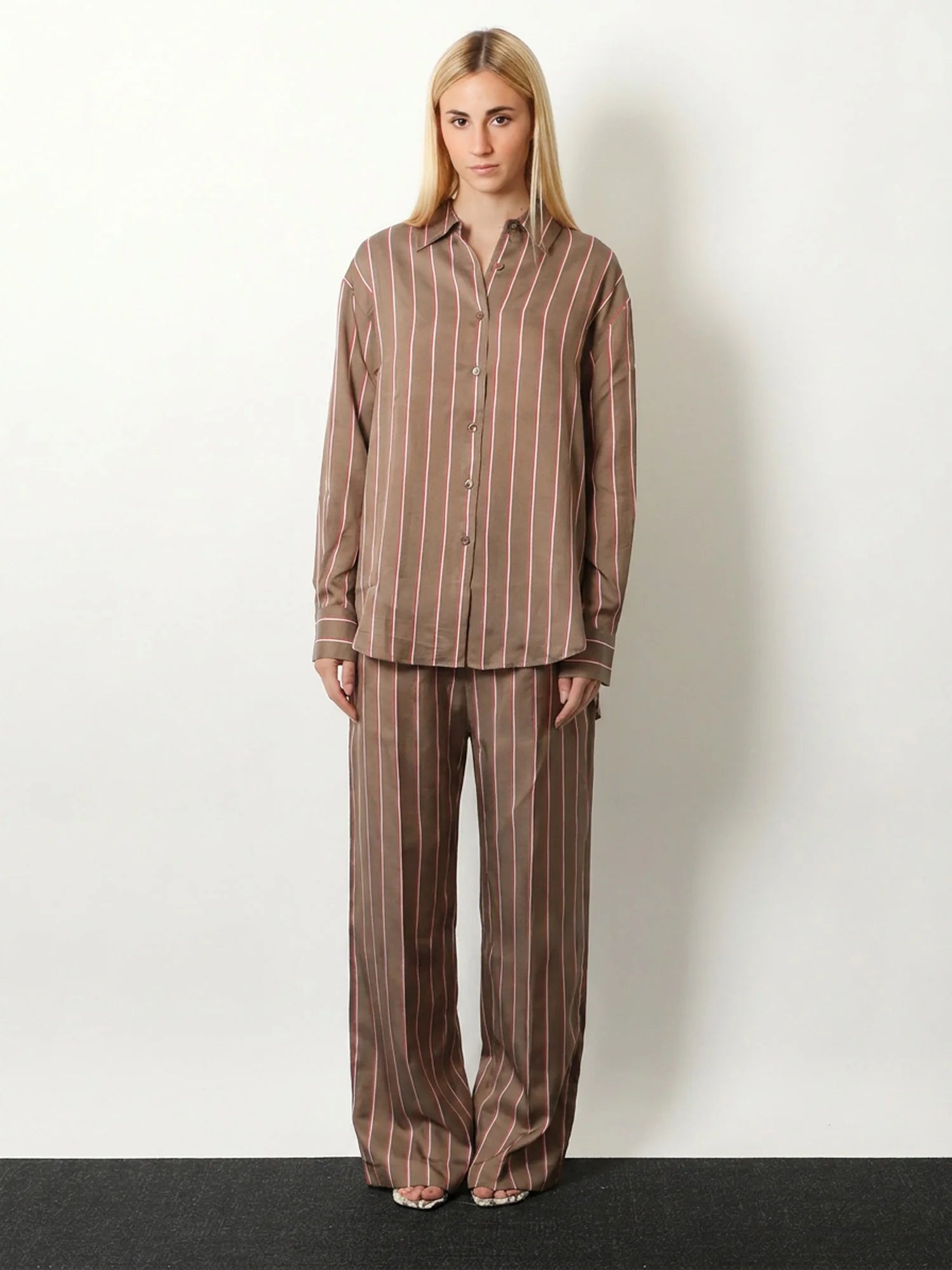 Viscose and silk blend trousers