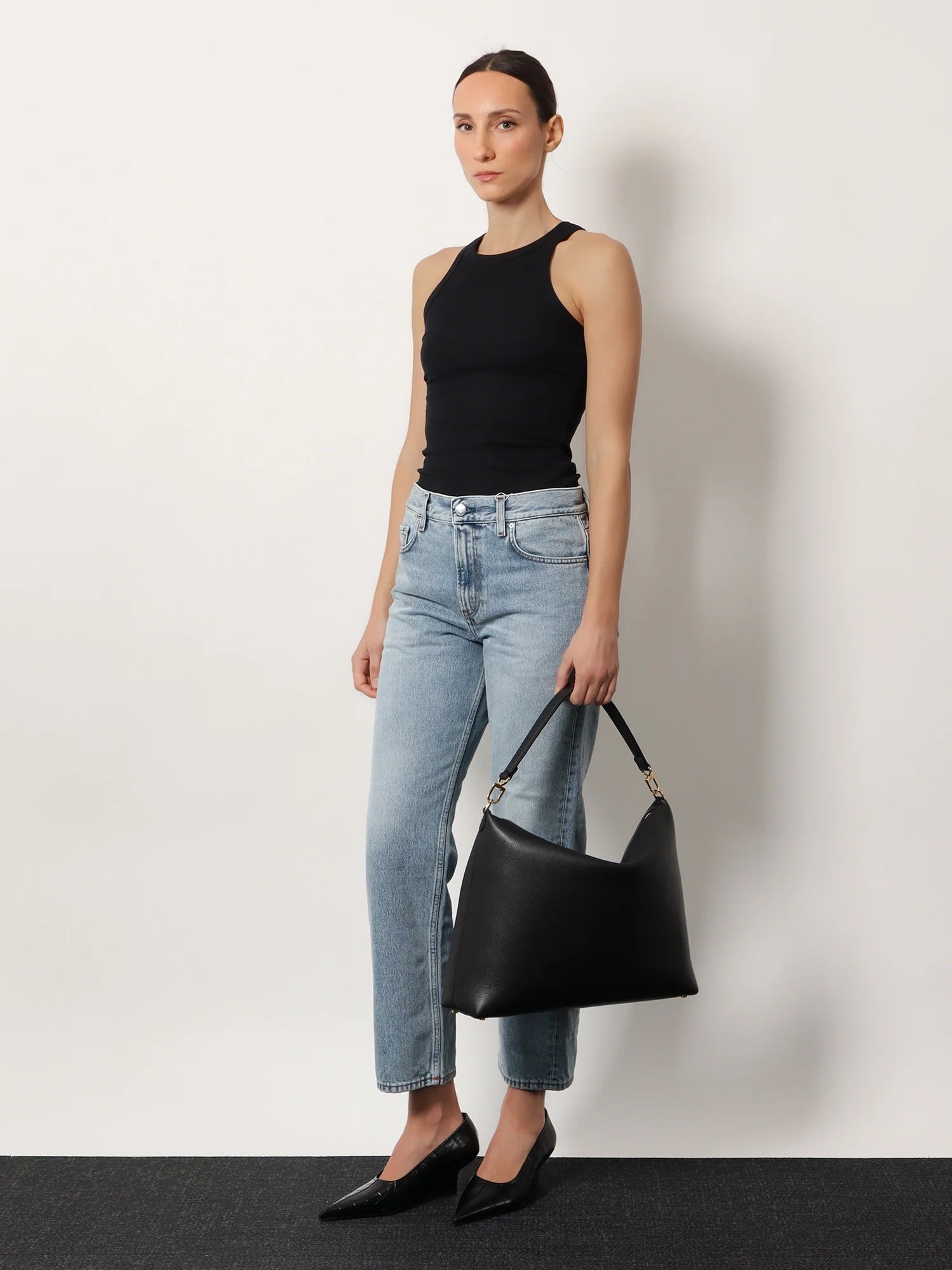 Low straight denim jeans