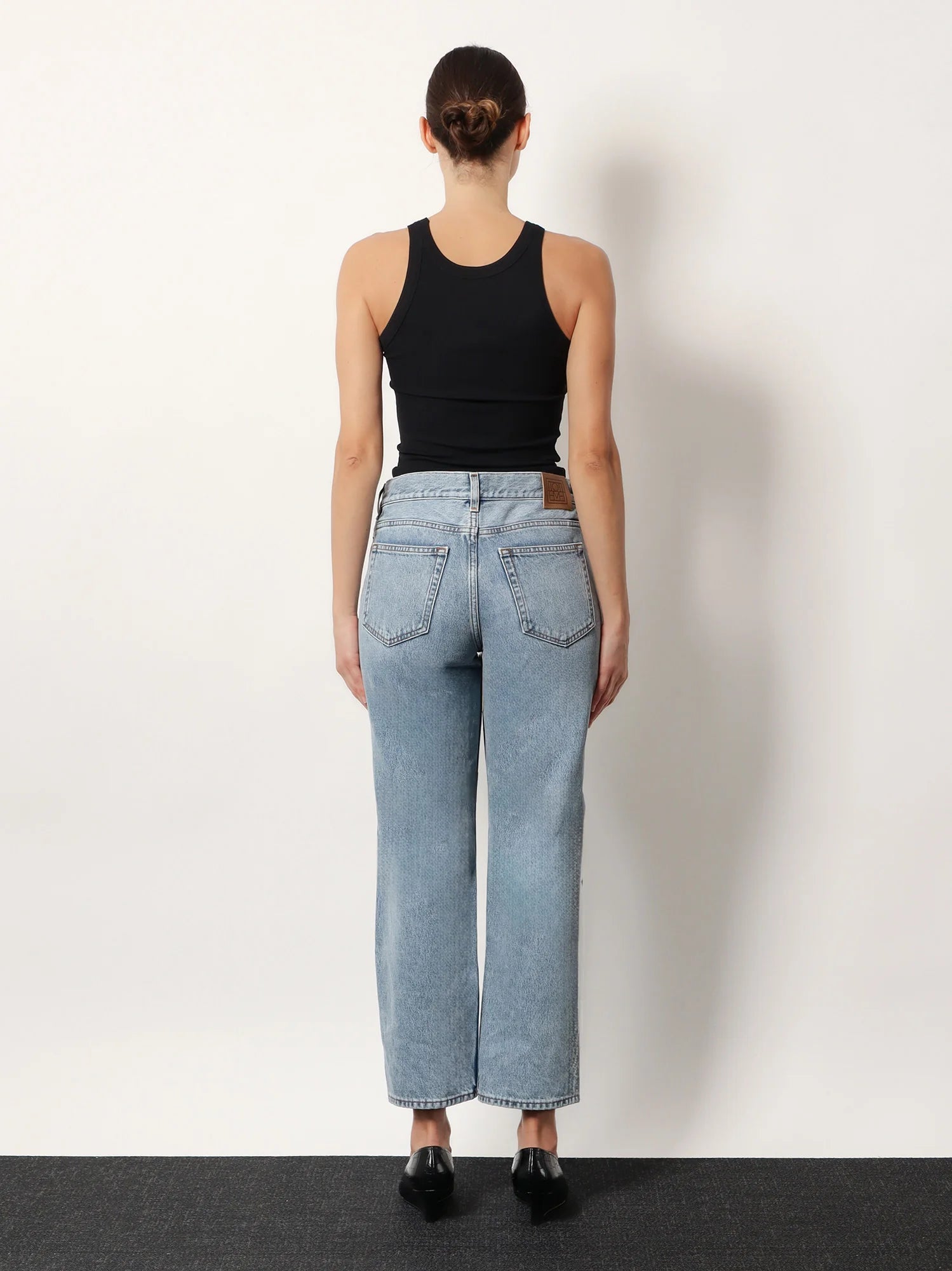 Low straight denim jeans