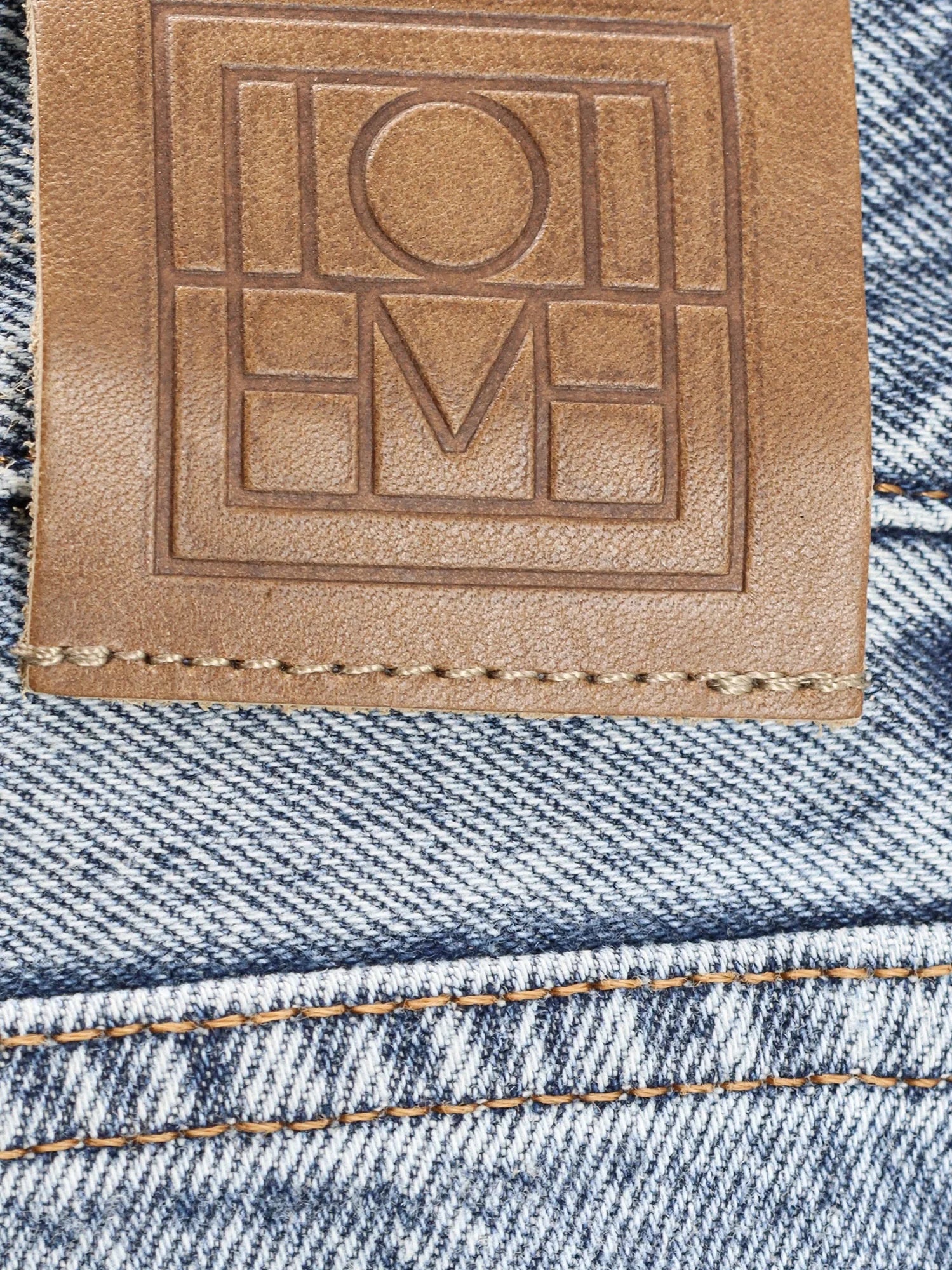 Low straight denim jeans