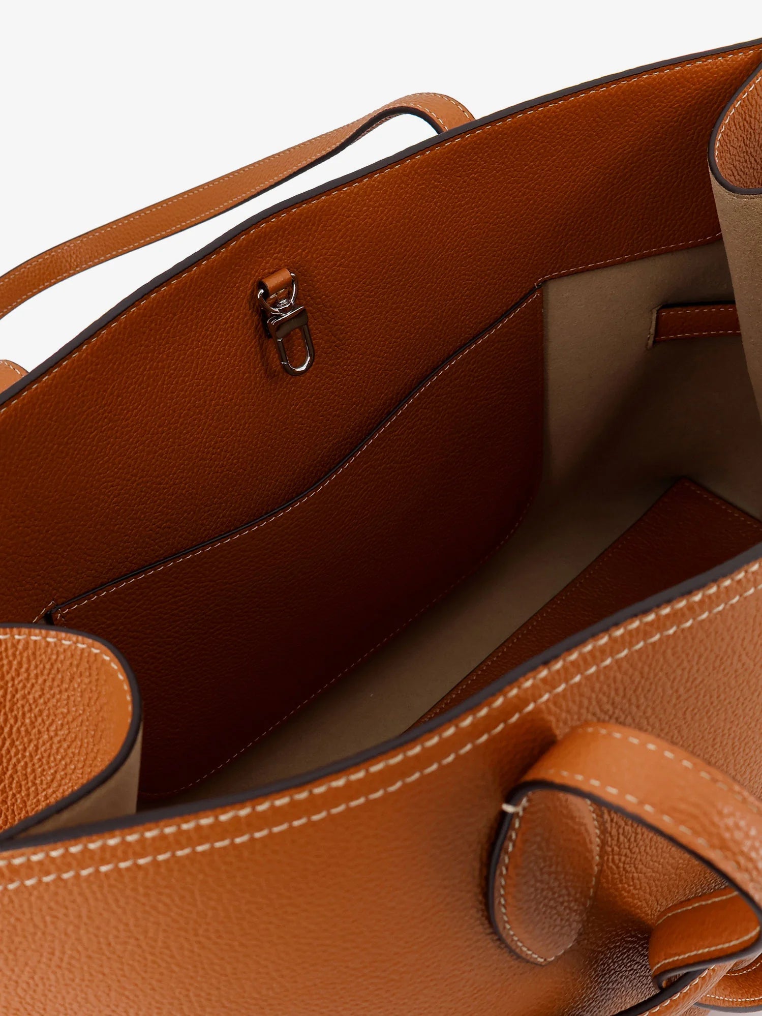 Leather shoulder bag with lettering logo on the front