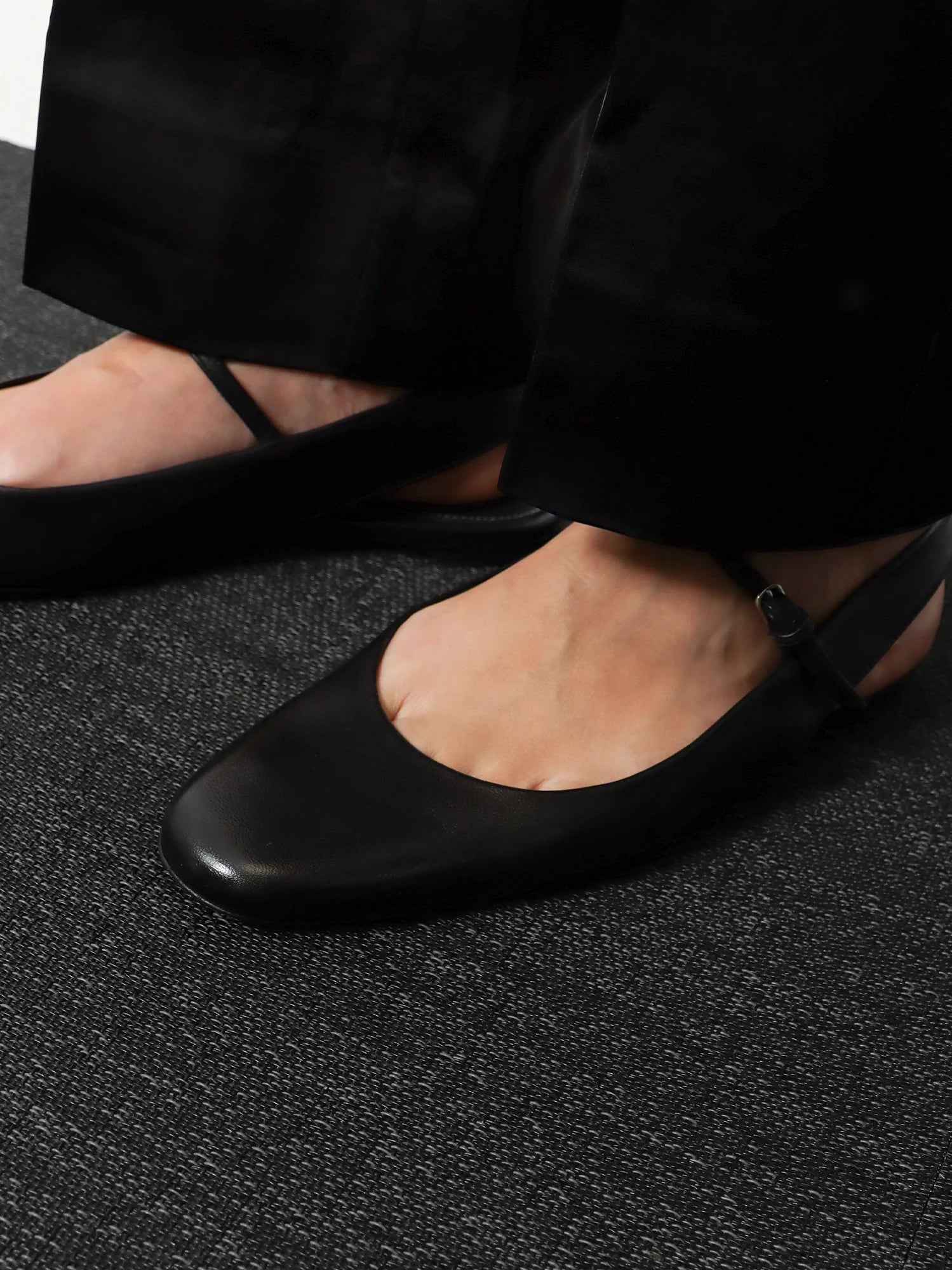 Leather ballerinas