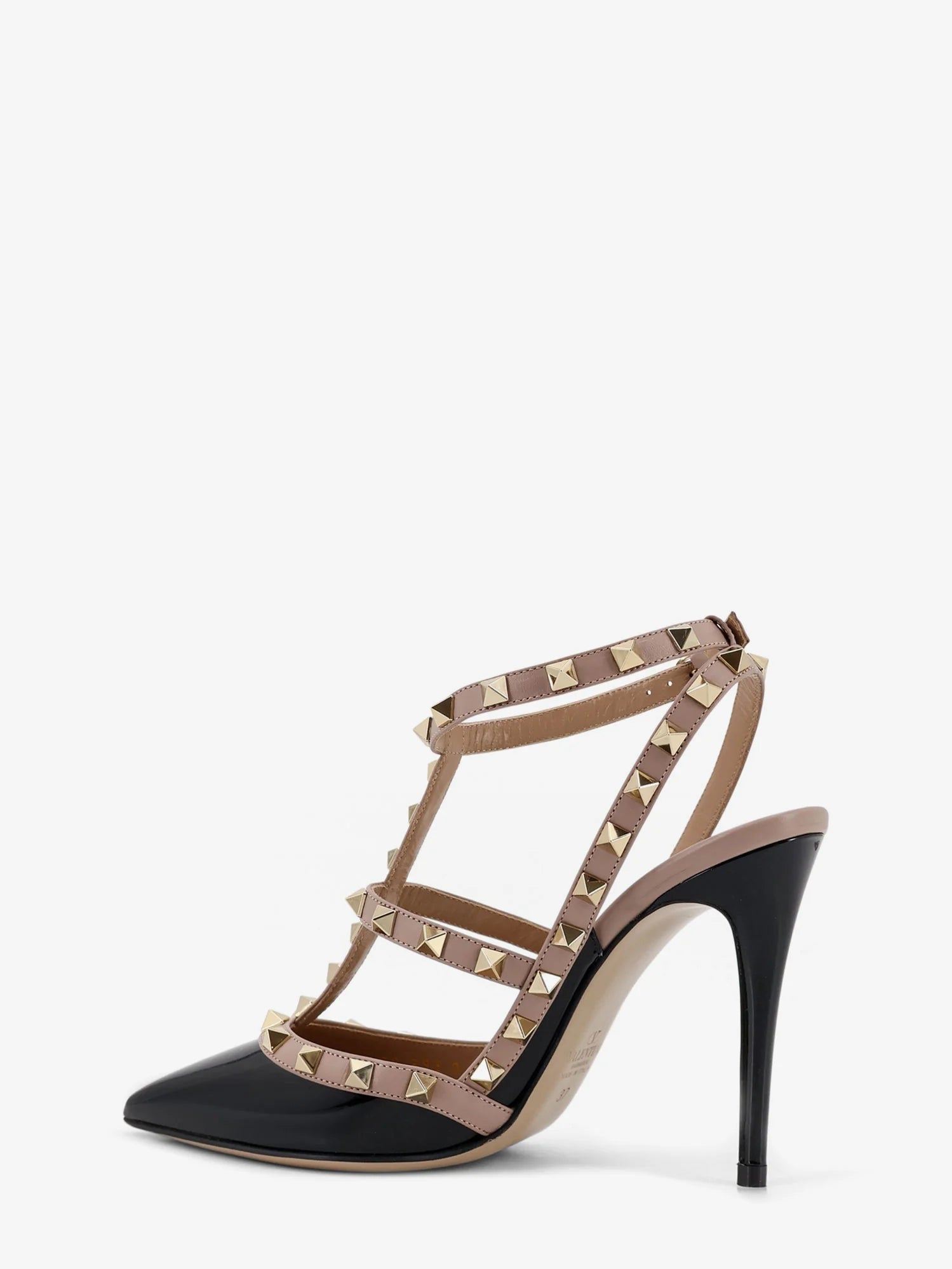 Rockstud patent leather pumps with iconic studs