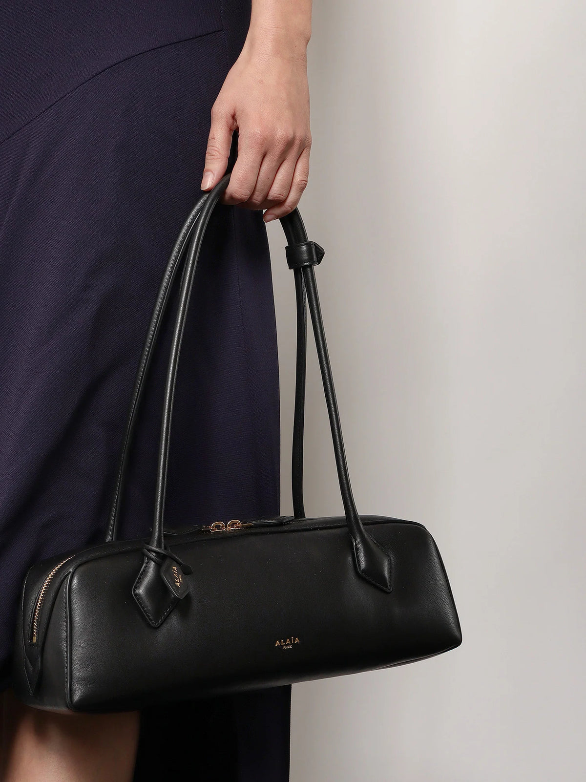 Le Teckel leather shoulder bag