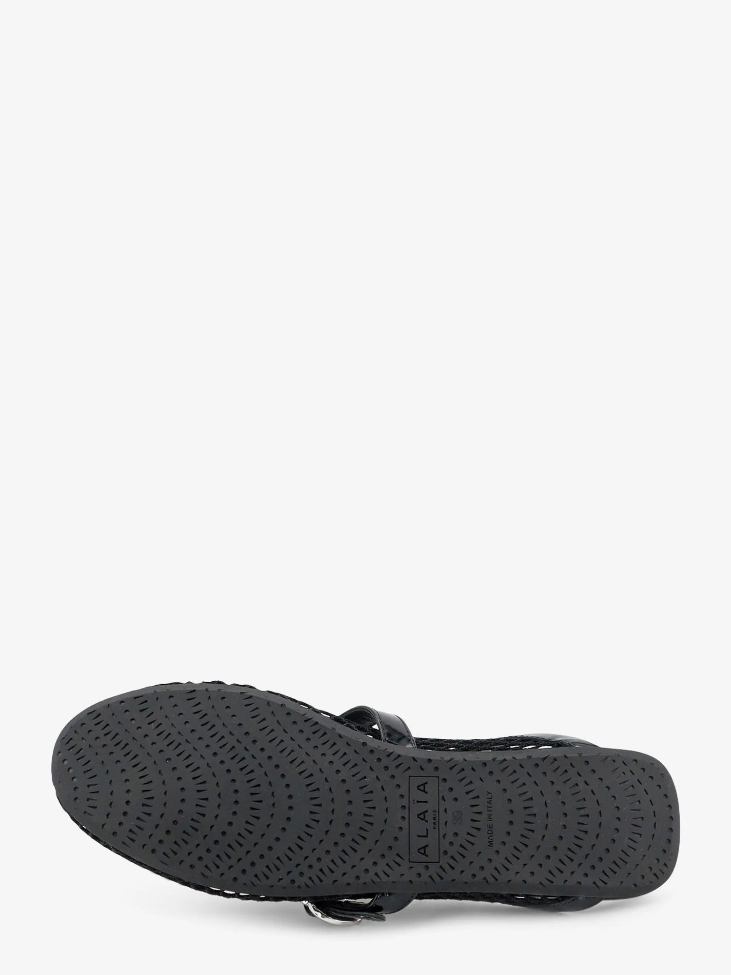 Flat mesh sandals