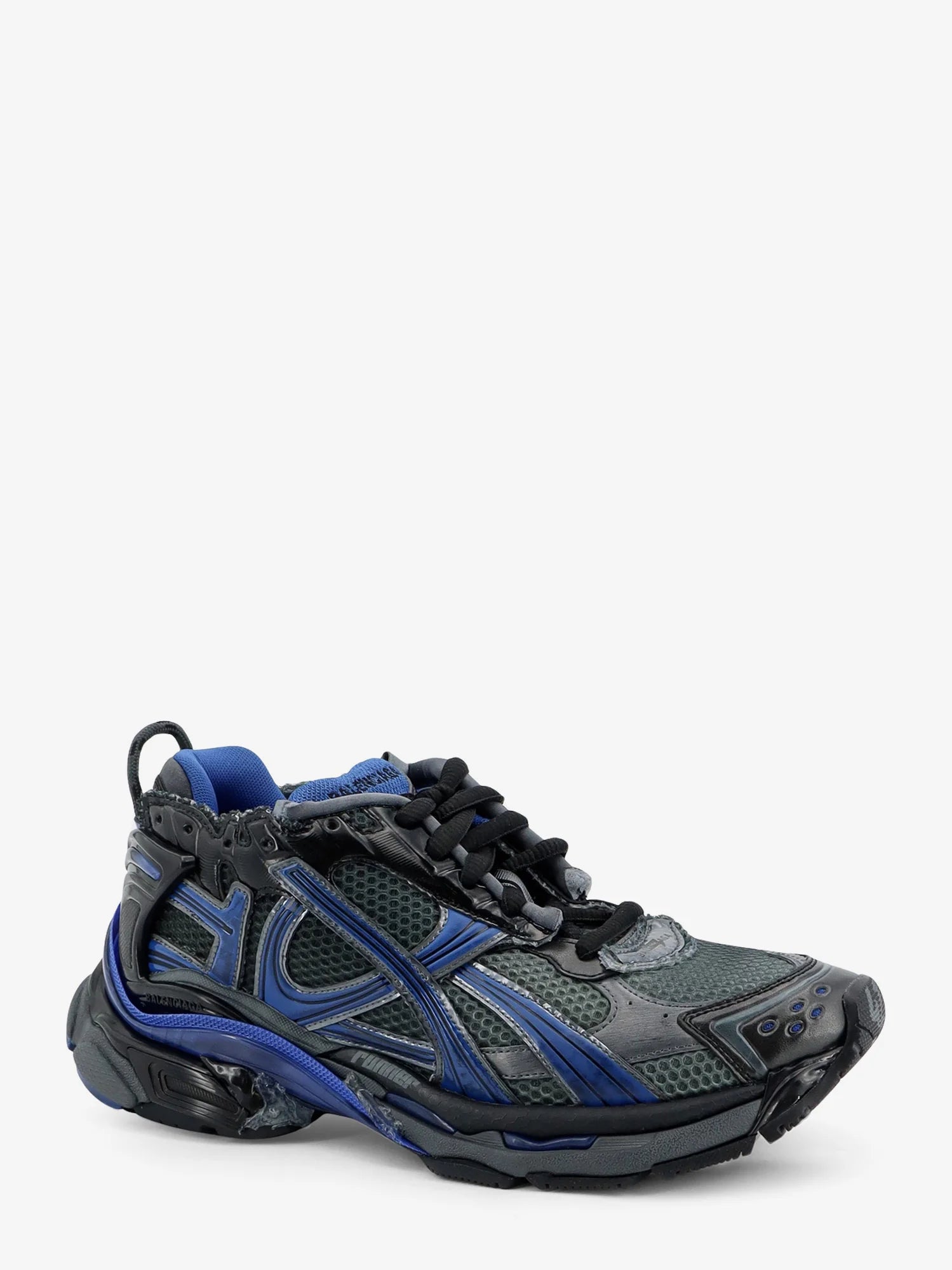 Runner sneakers in mesh with contrasting inserts