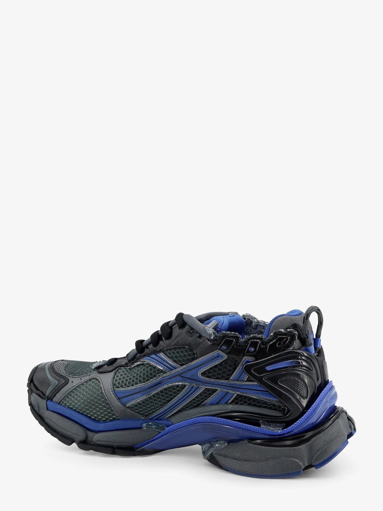 Runner sneakers in mesh with contrasting inserts
