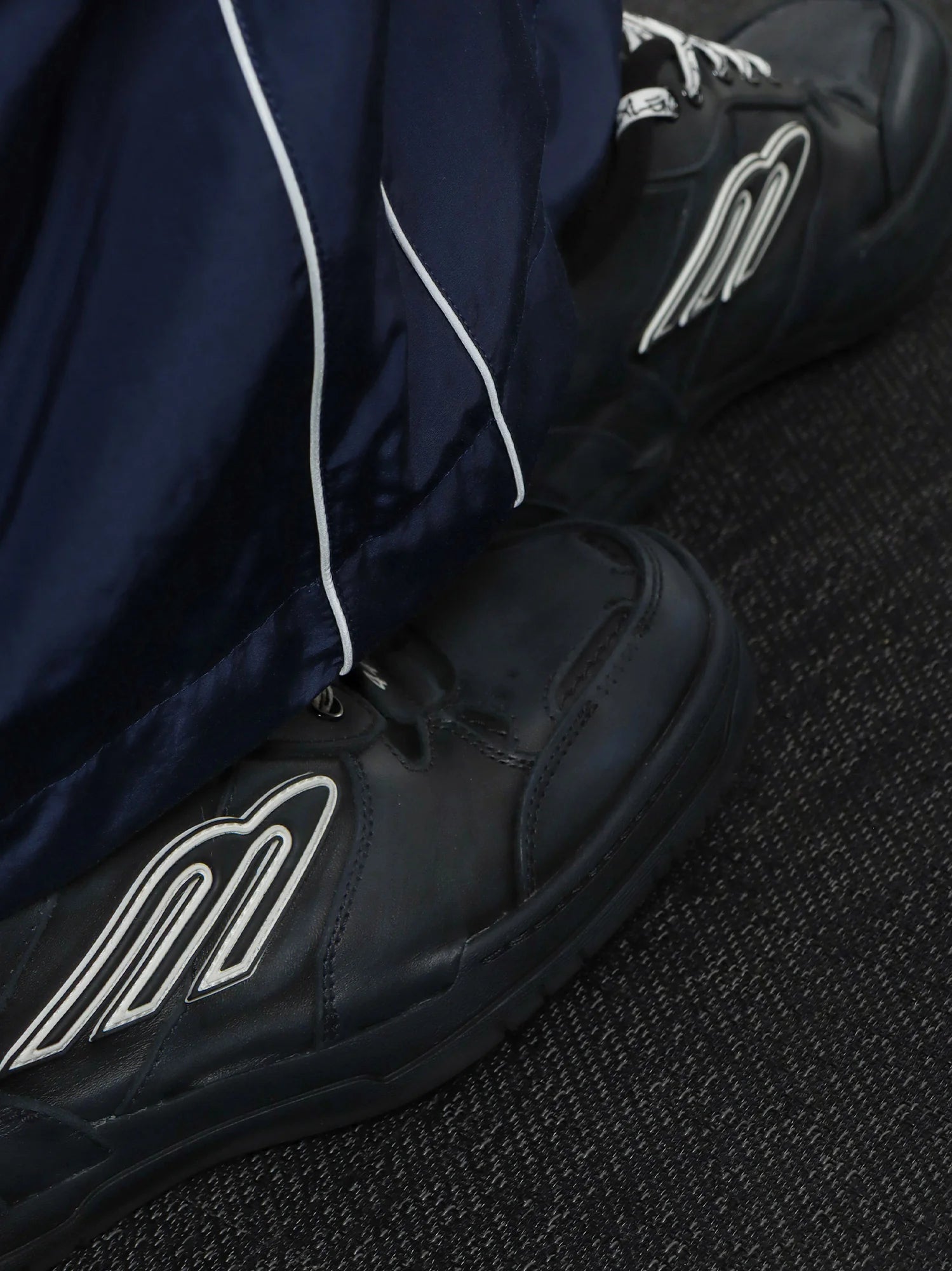 Hamptons Worn-Out low-top leather sneakers