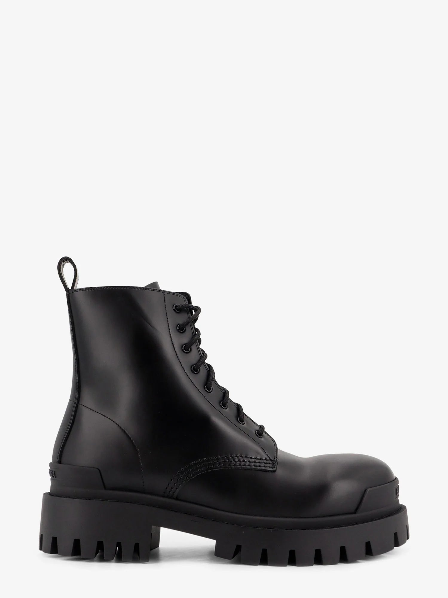 Leather boots with maxi rubber sole