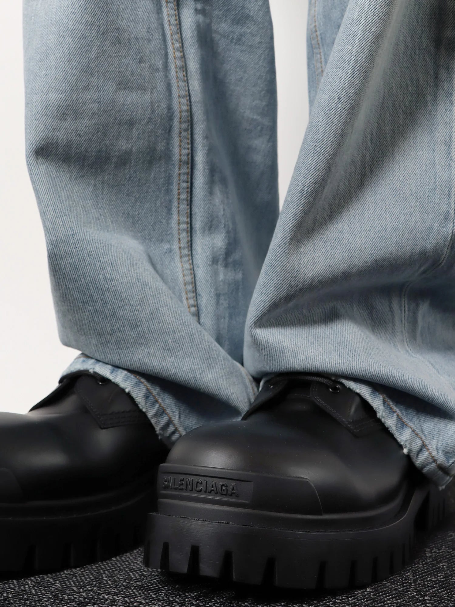 Leather boots with maxi rubber sole