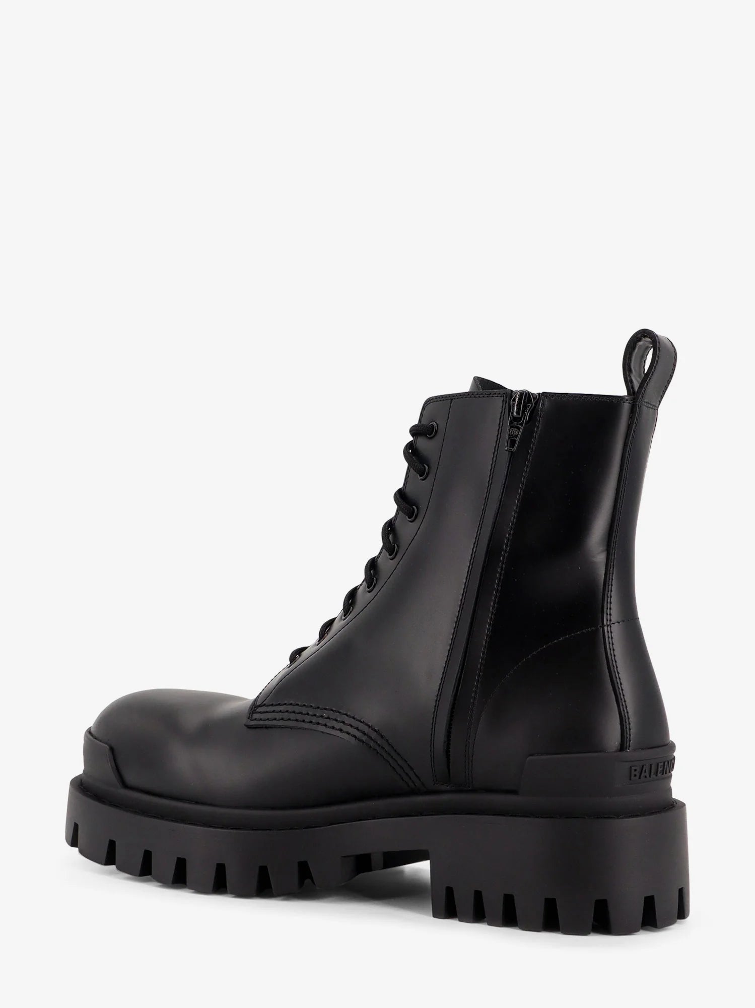 Leather boots with maxi rubber sole