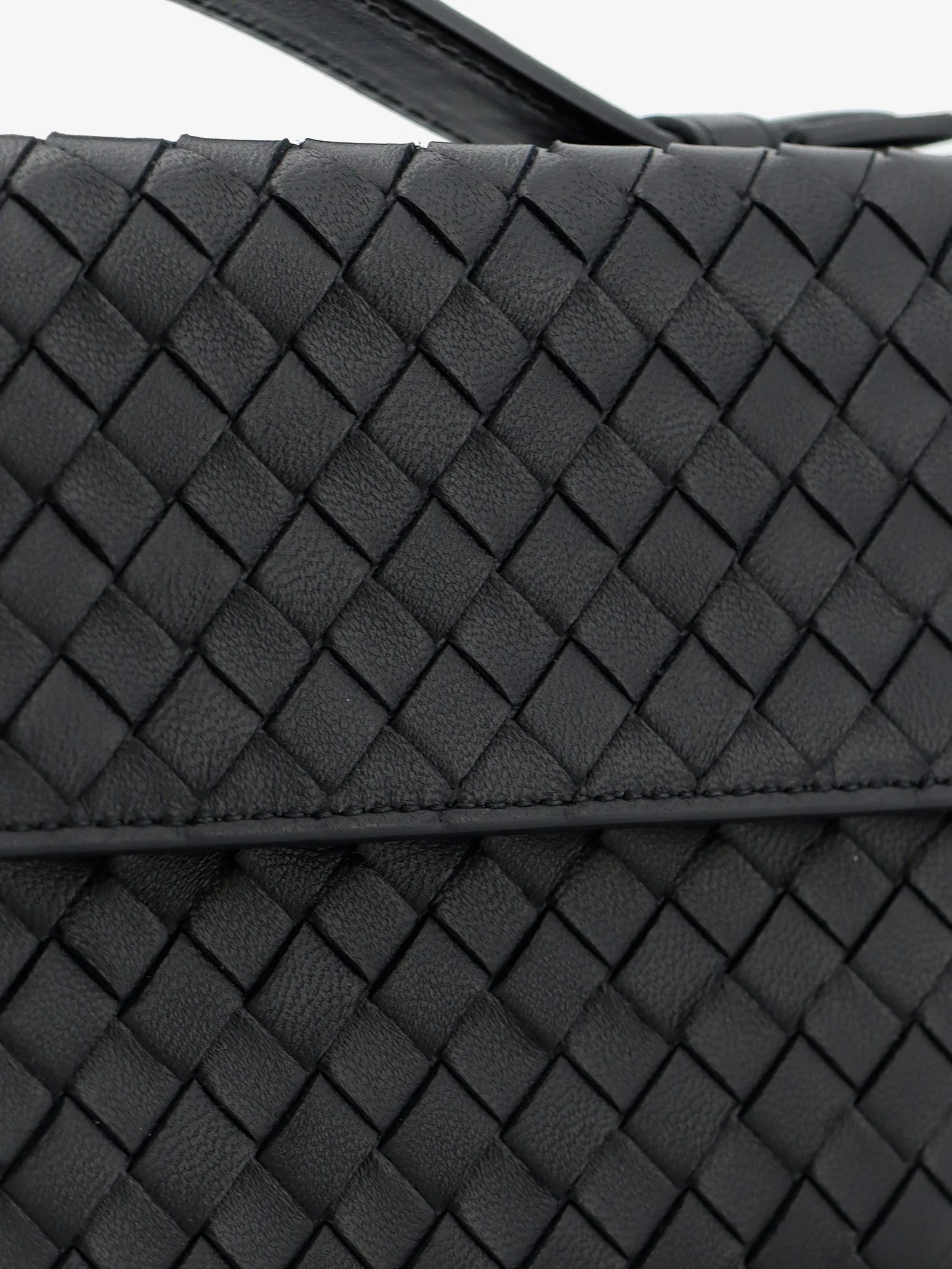 Leather wallet with Intrecciato pattern