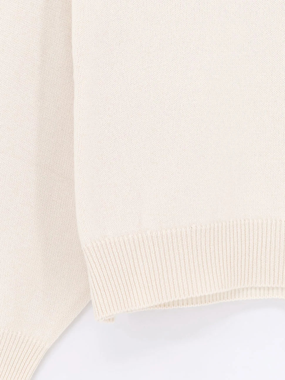 Cashmere turtleneck with Monili detail on the back