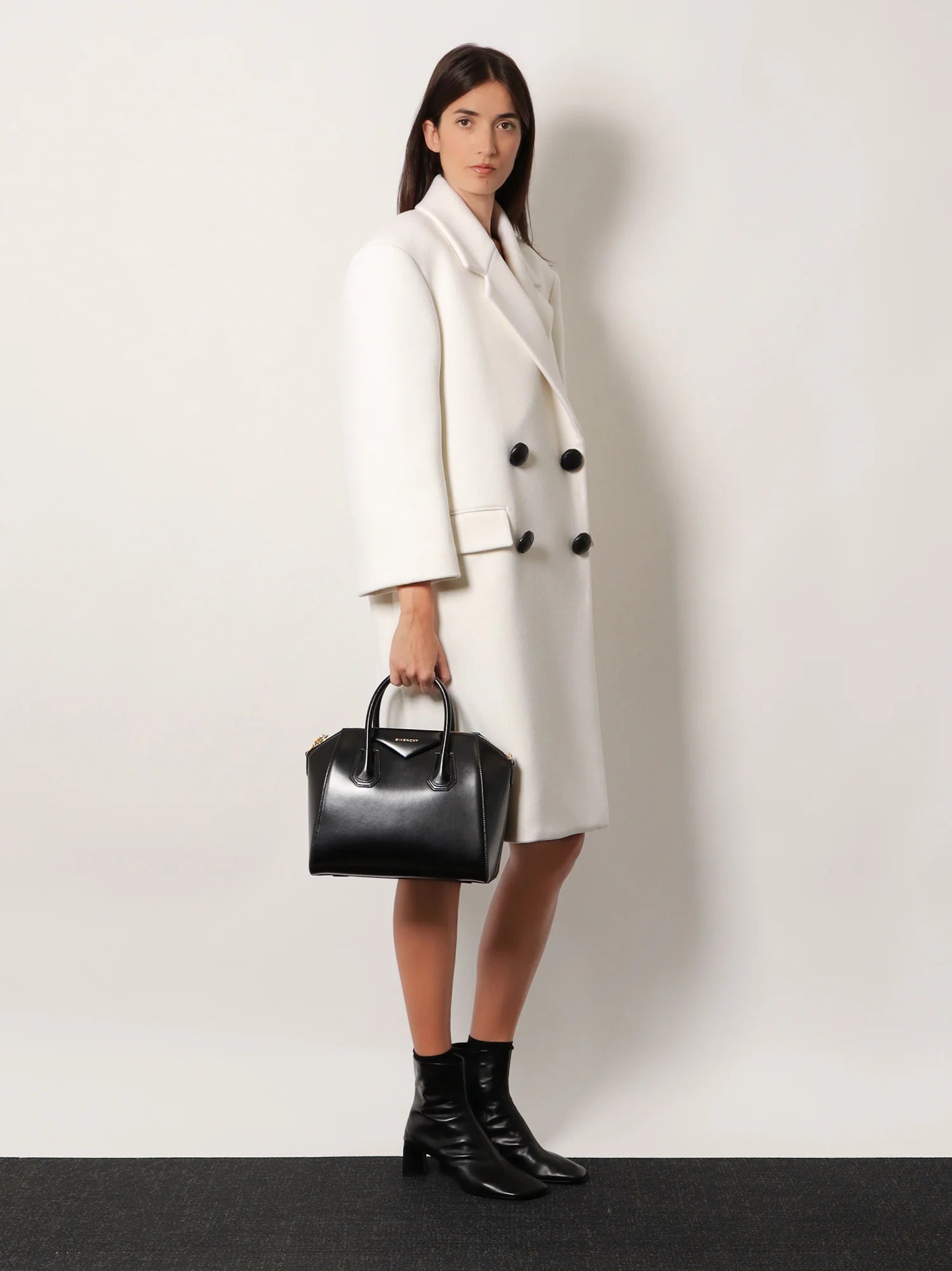 Antigona Small leather crossbody bag