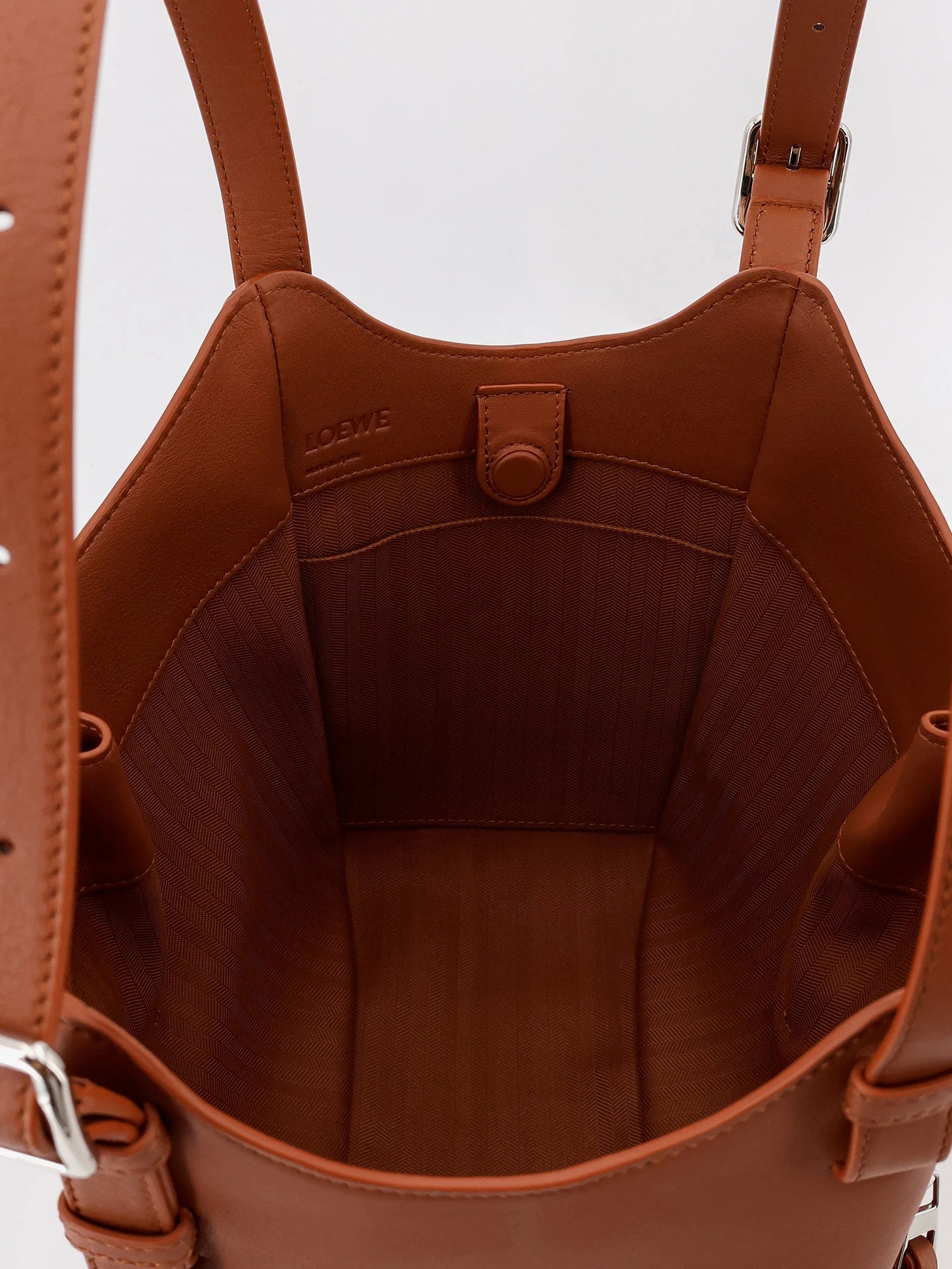 Hammock Flip leather handbag with front lettering logo