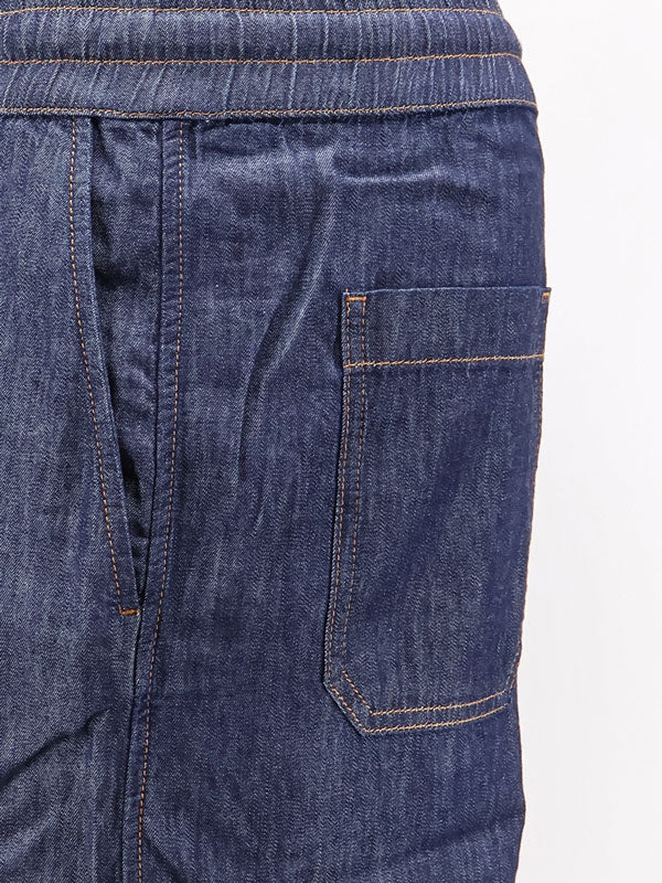 Jeans with adjustable drawstring