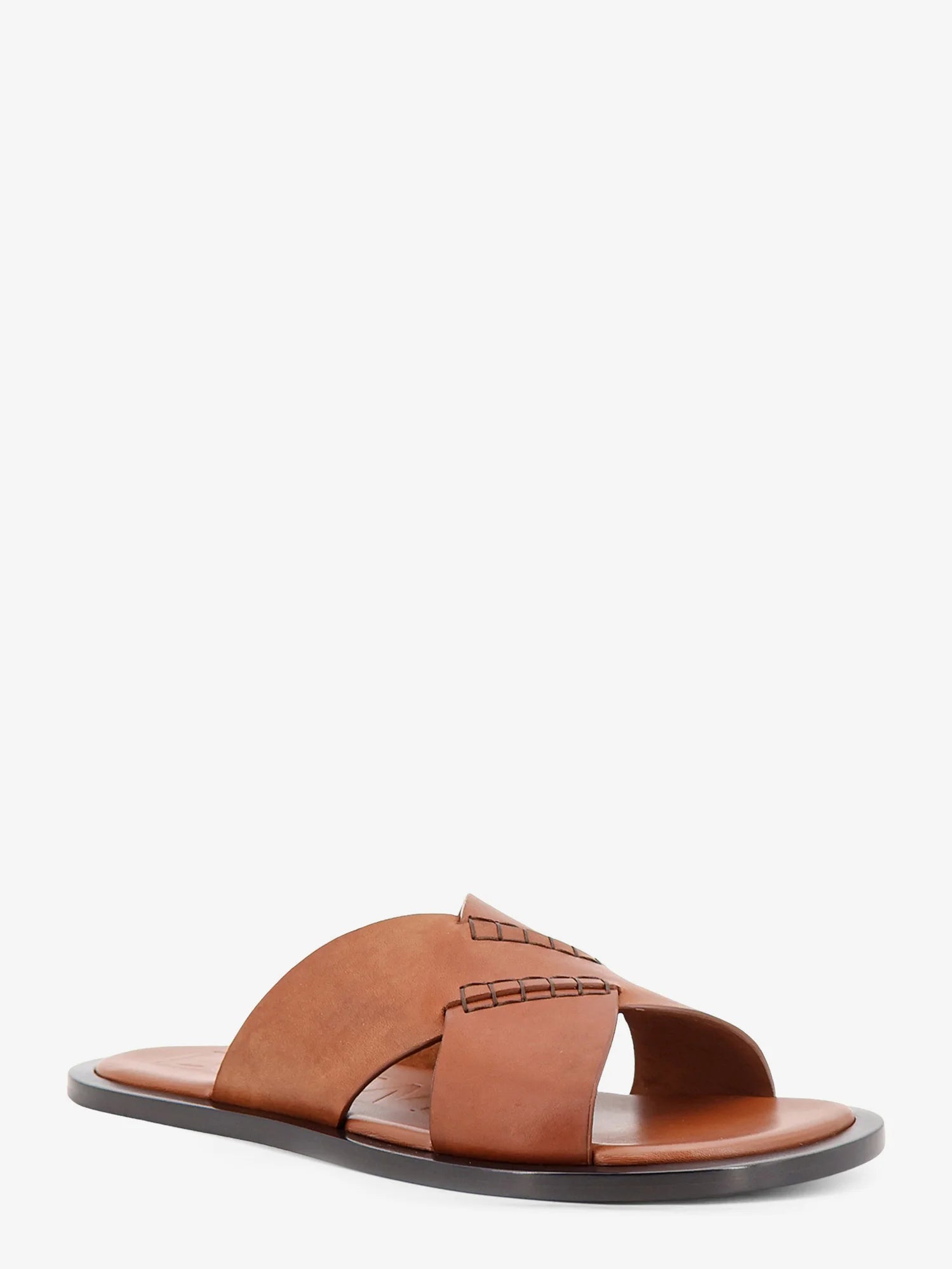 Flex leather sandals with crisscross detail