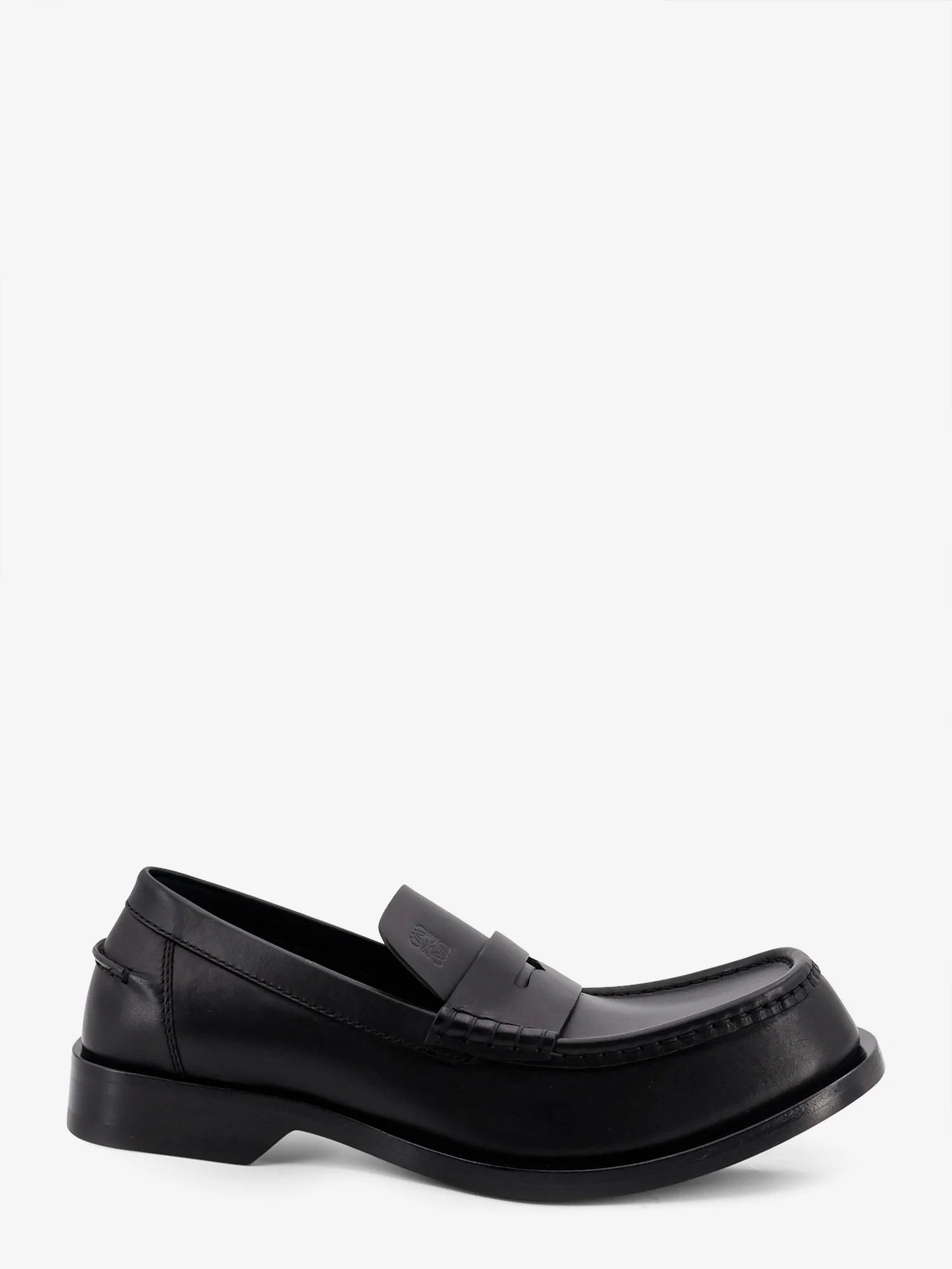 Bobine leather loafers with engraved Anagram logo