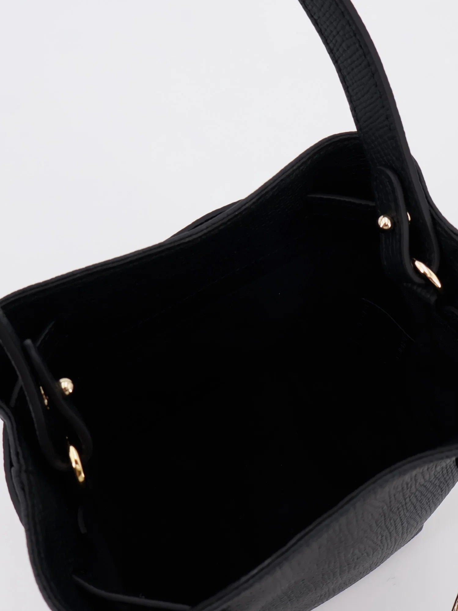 Le Smart leather bucket bag