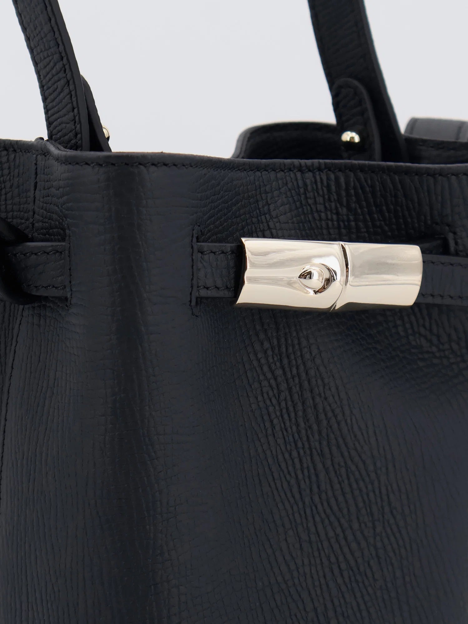 Le Smart leather bucket bag