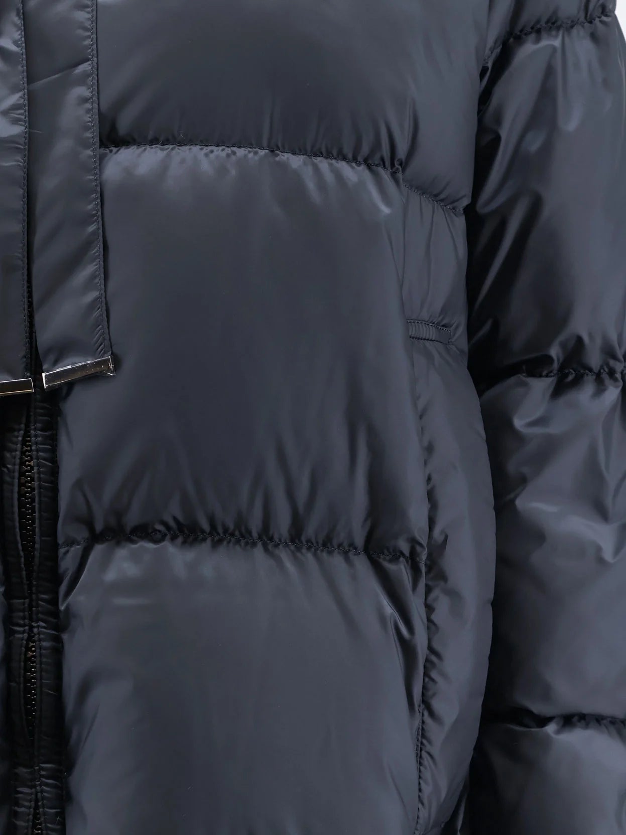Seia The Cube down jacket