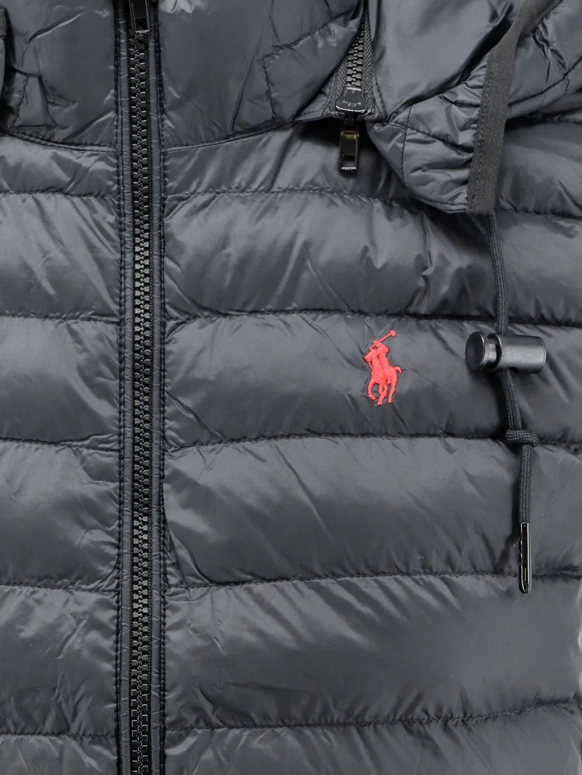 Sleeveless recycled nylon down jacket