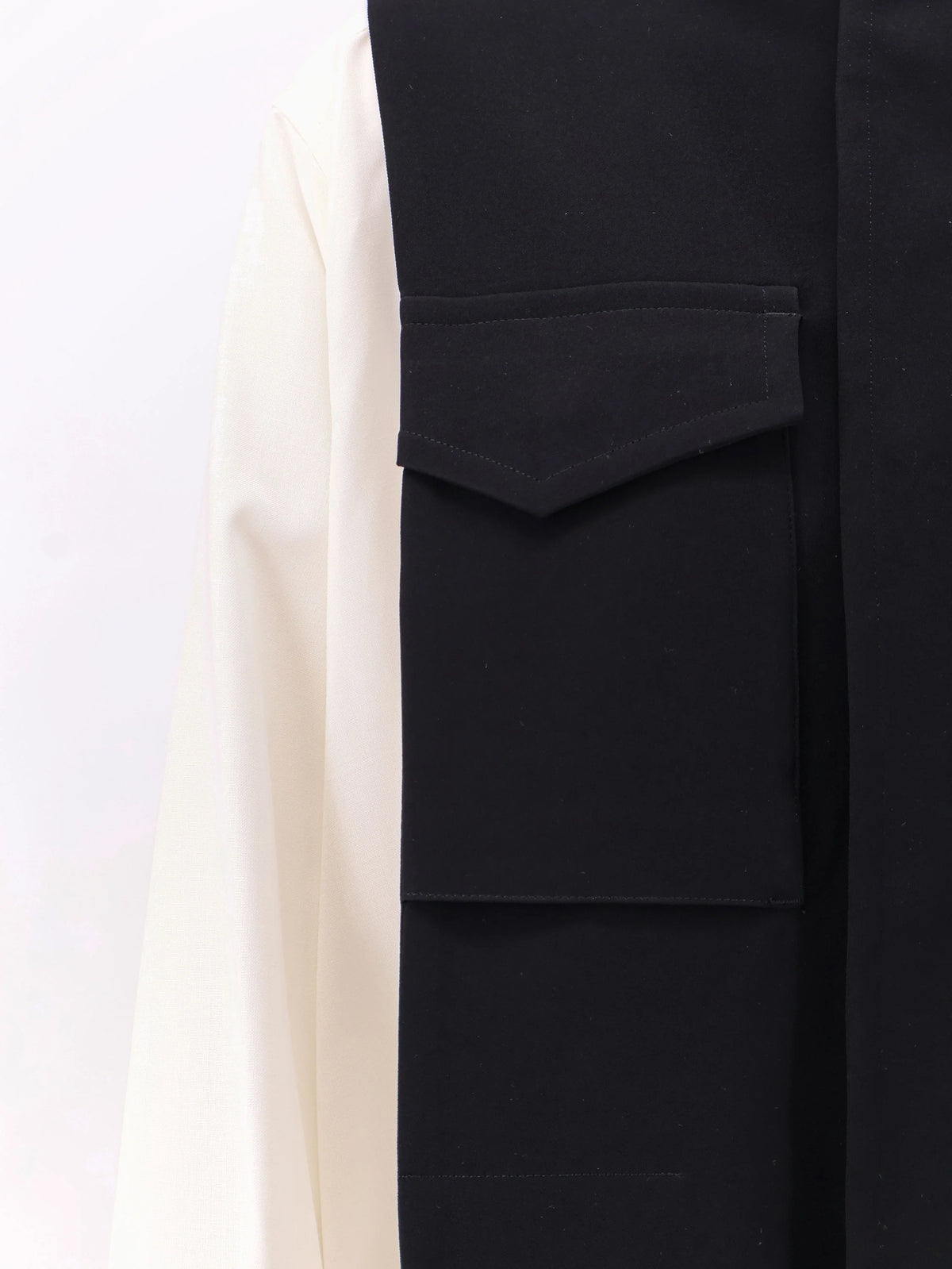 Bicolor shirt with pockets