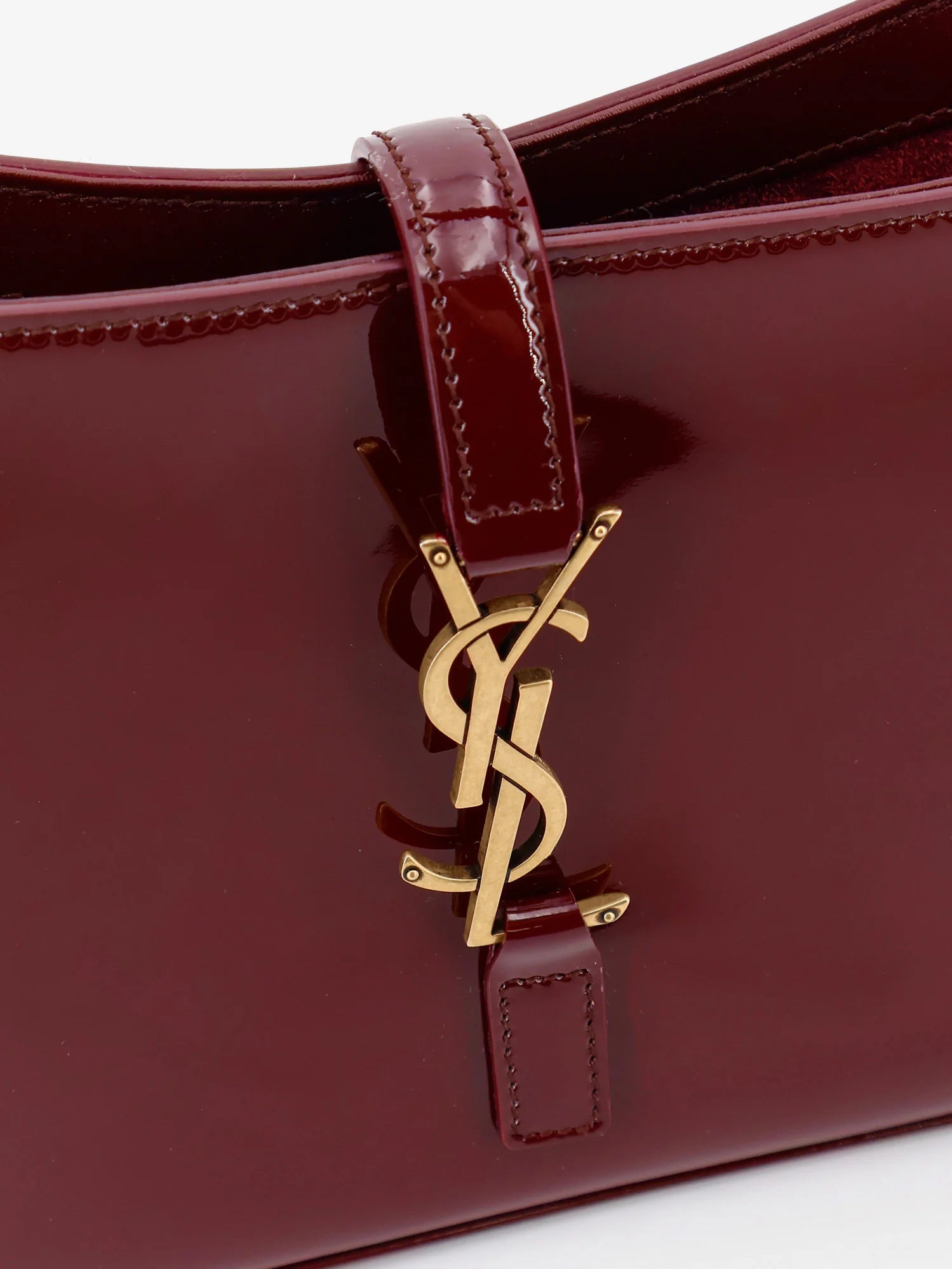 LE 5 À 7 bordeaux patent leather shoulder bag