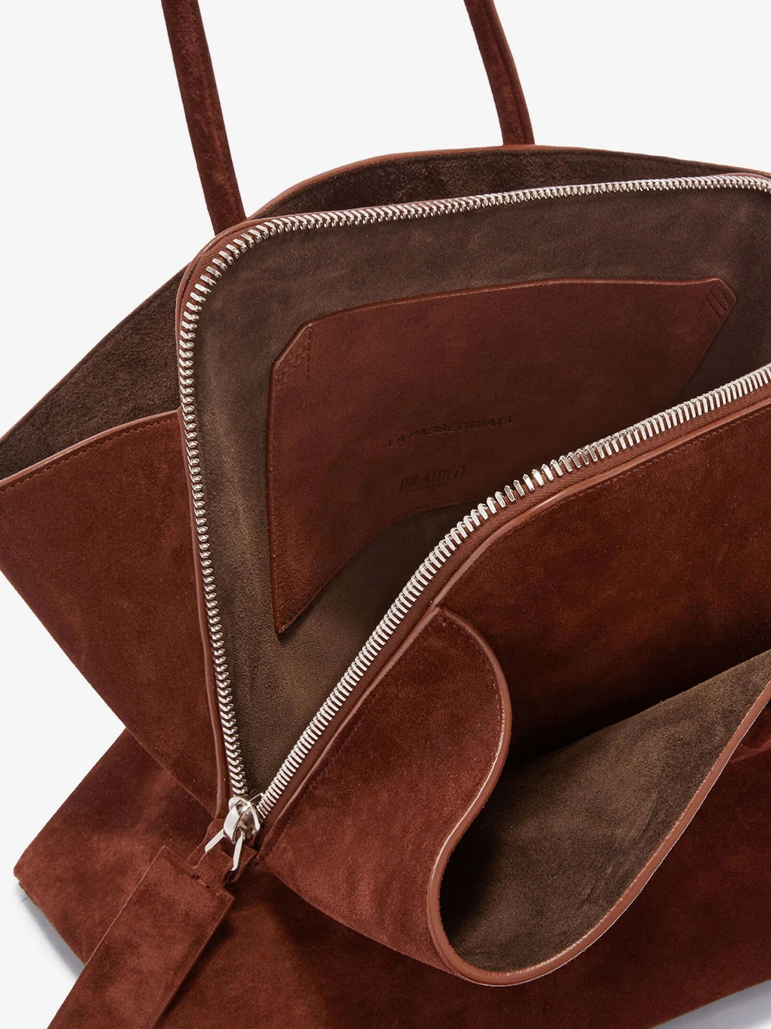 La Passeggiata Medium Leather Shoulder Bag